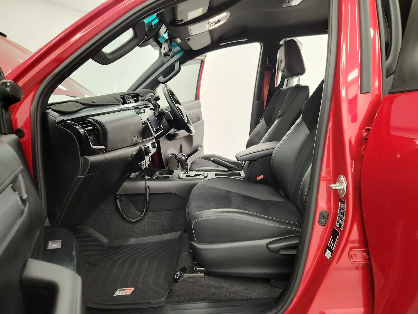 2023 Toyota Hilux Gallery Image 18