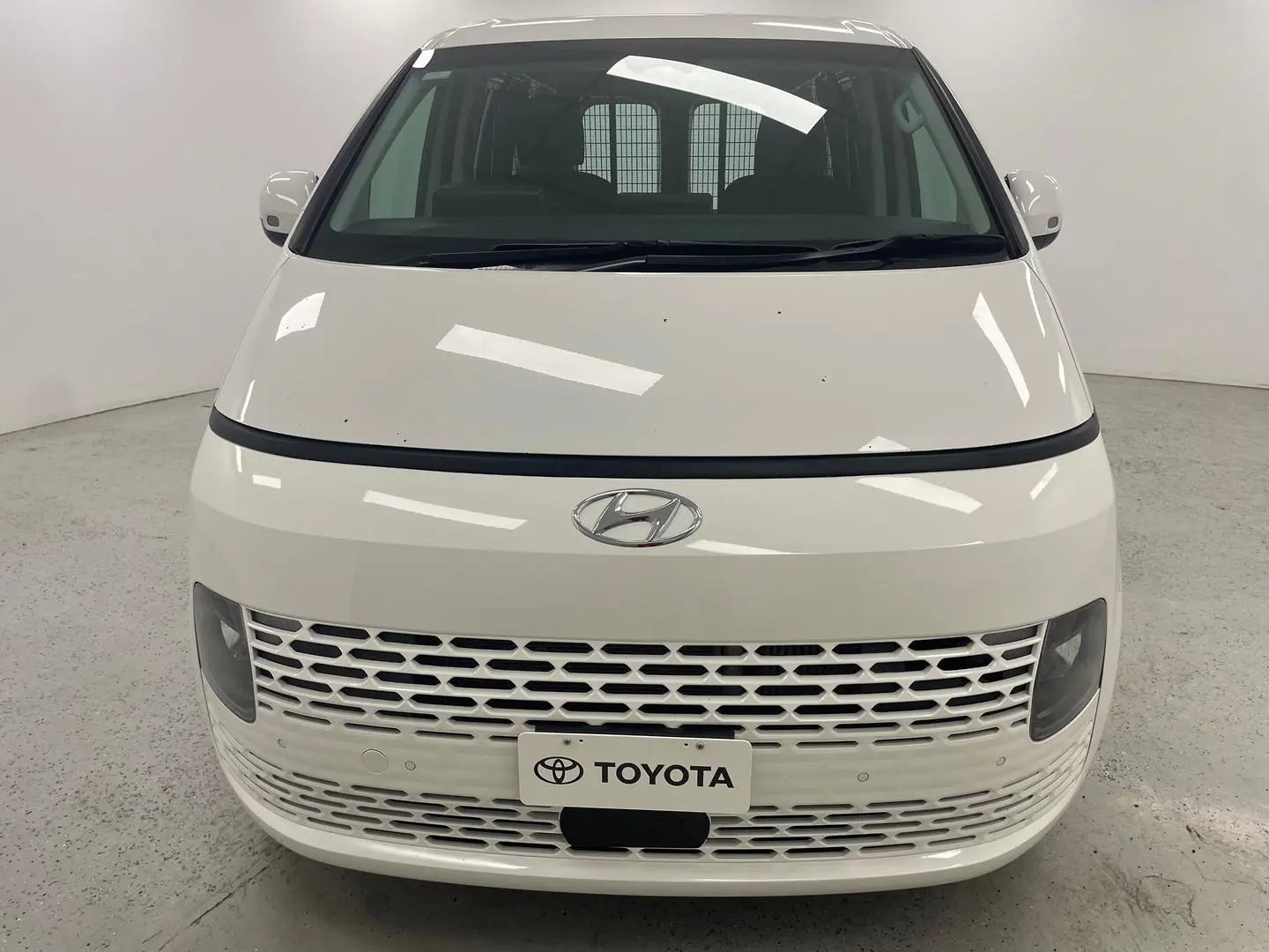 2023 Hyundai Staria Load Gallery Image 31