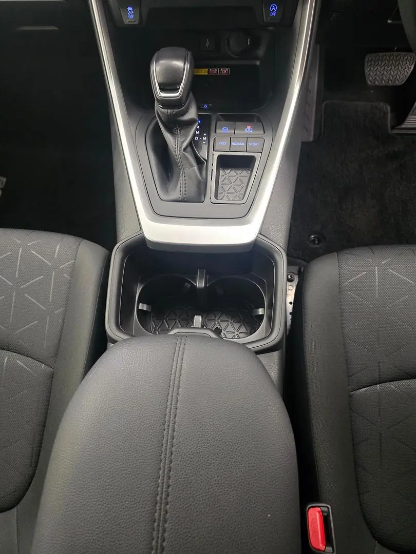 2022 Toyota RAV4 Gallery Image 18
