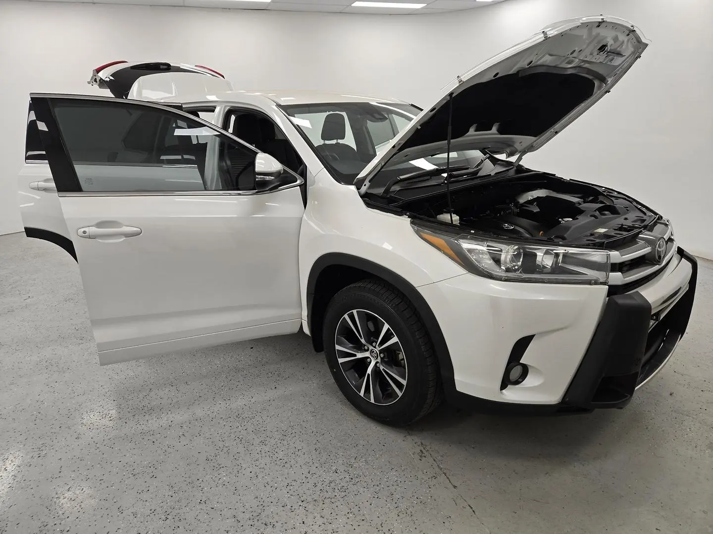 2019 Toyota Kluger Gallery Image 8