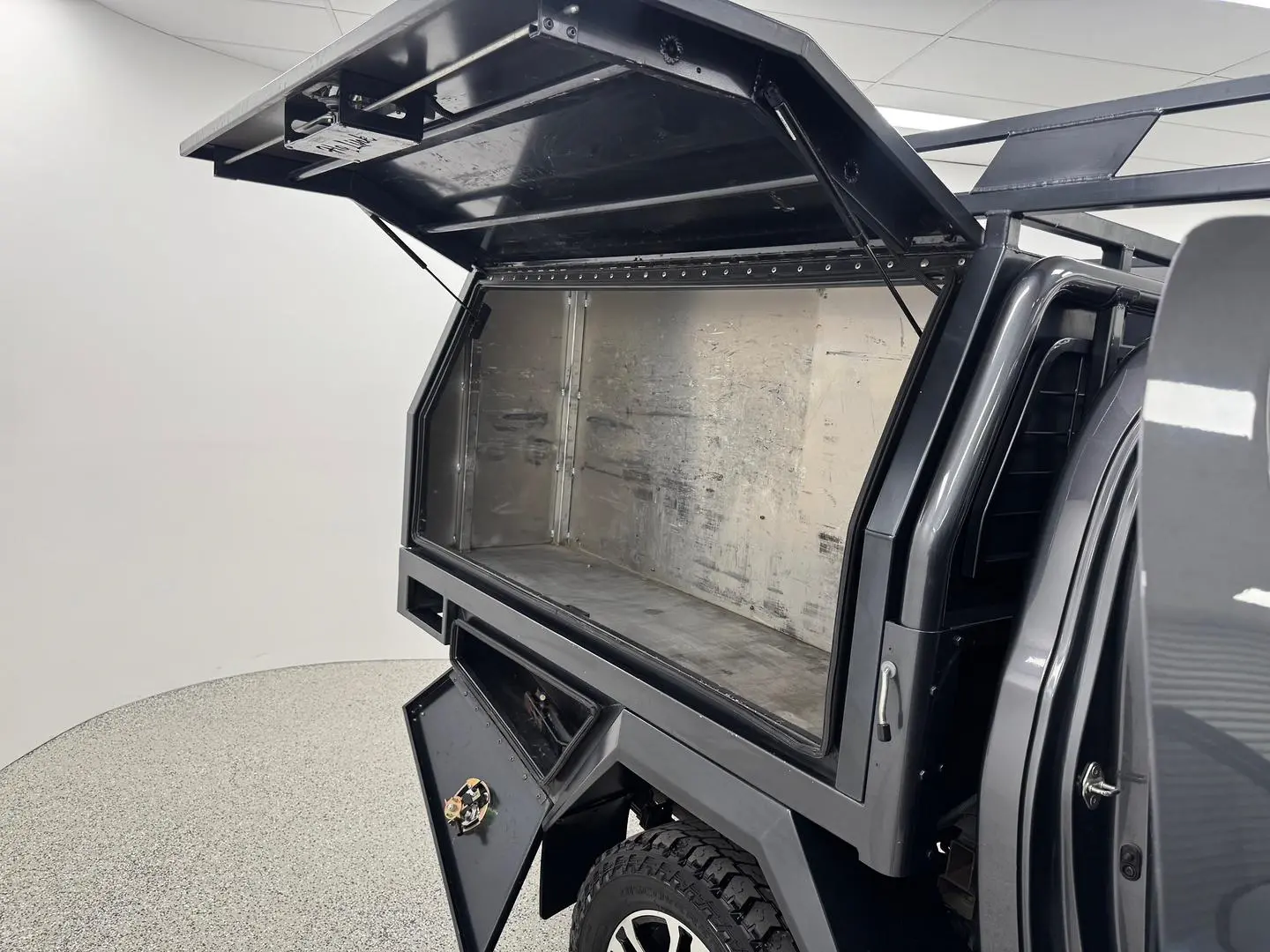 2020 Toyota Hilux Gallery Image 29