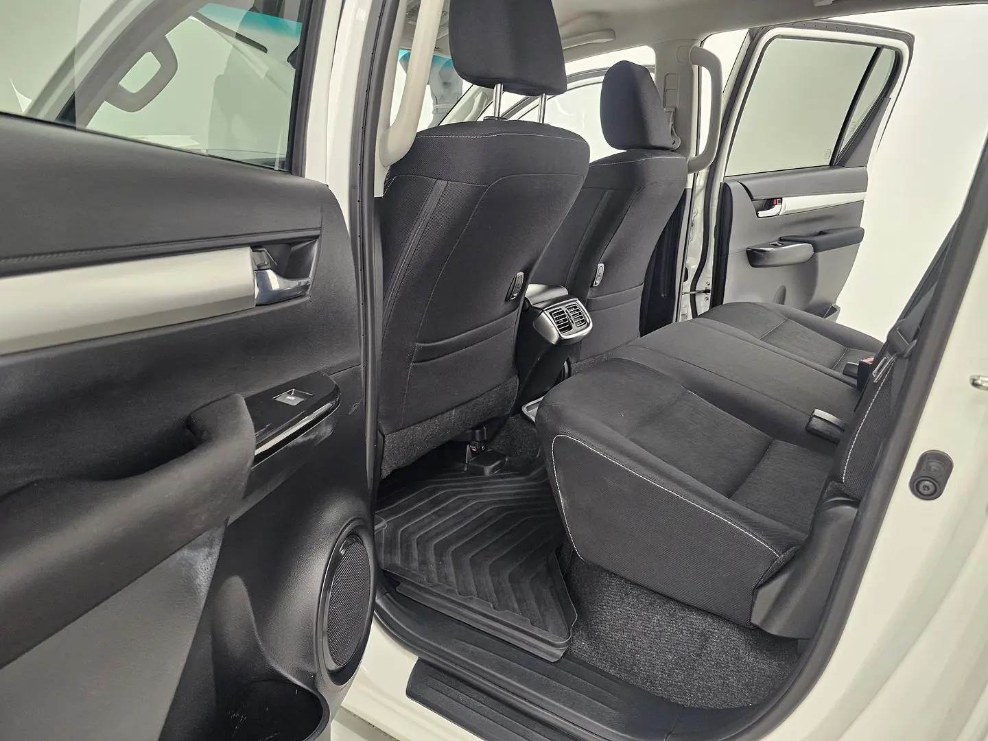 2021 Toyota Hilux Gallery Image 15