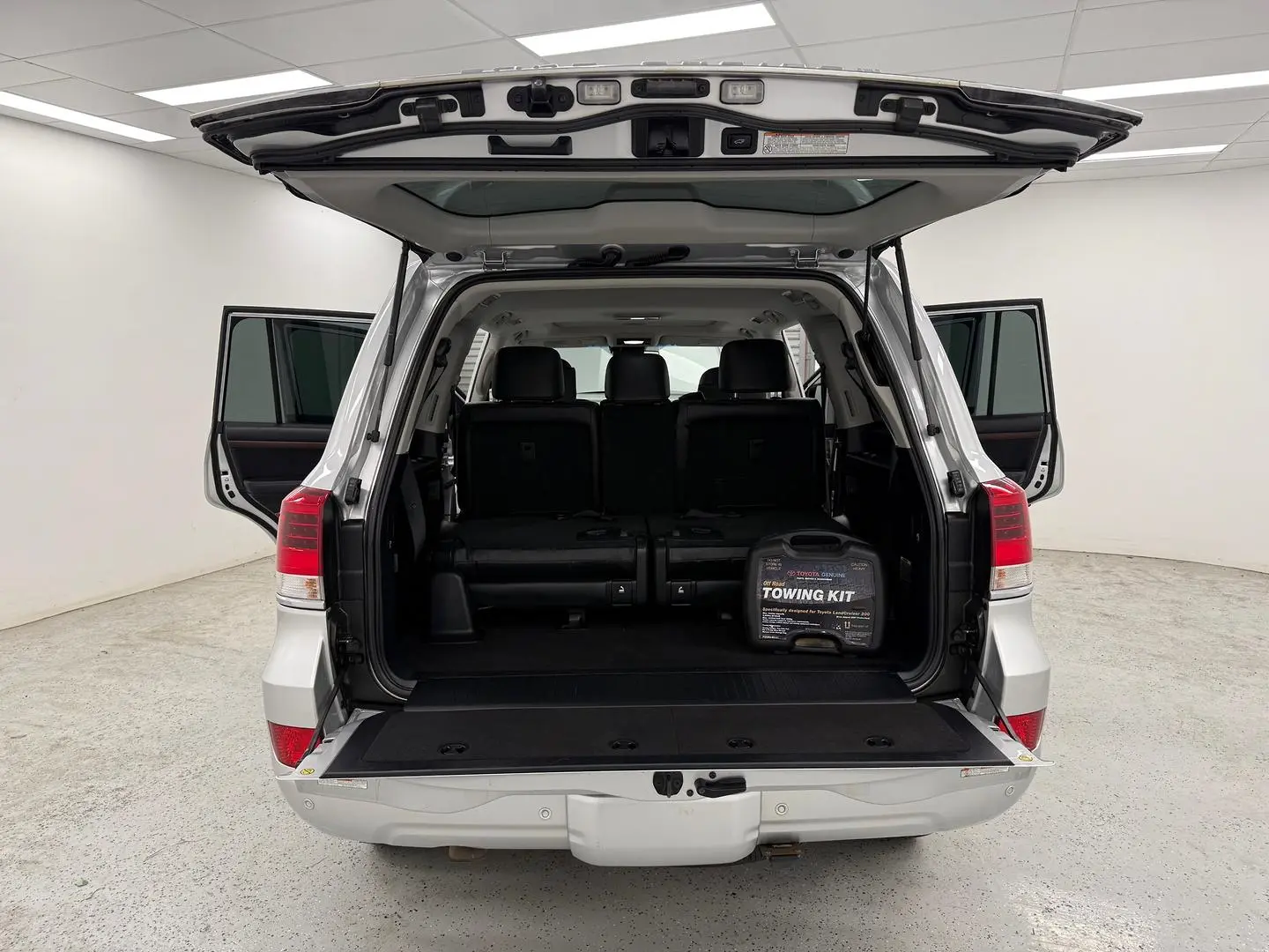 2020 Toyota Landcruiser Gallery Image 14