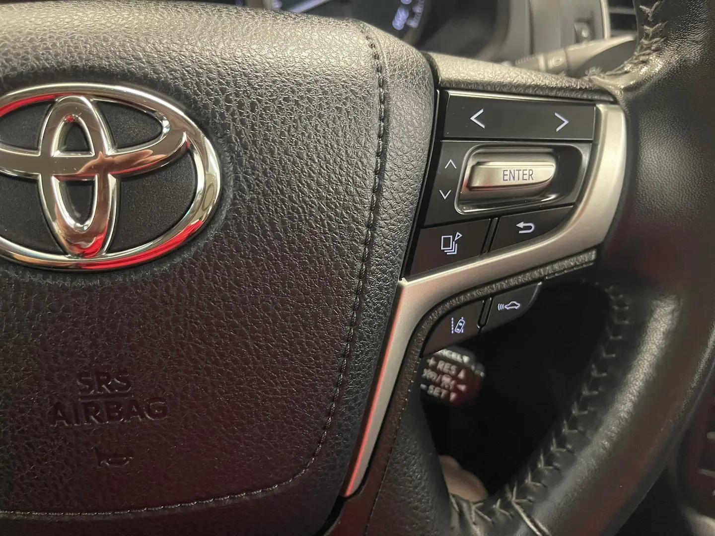 2022 Toyota Landcruiser Prado Gallery Image 36