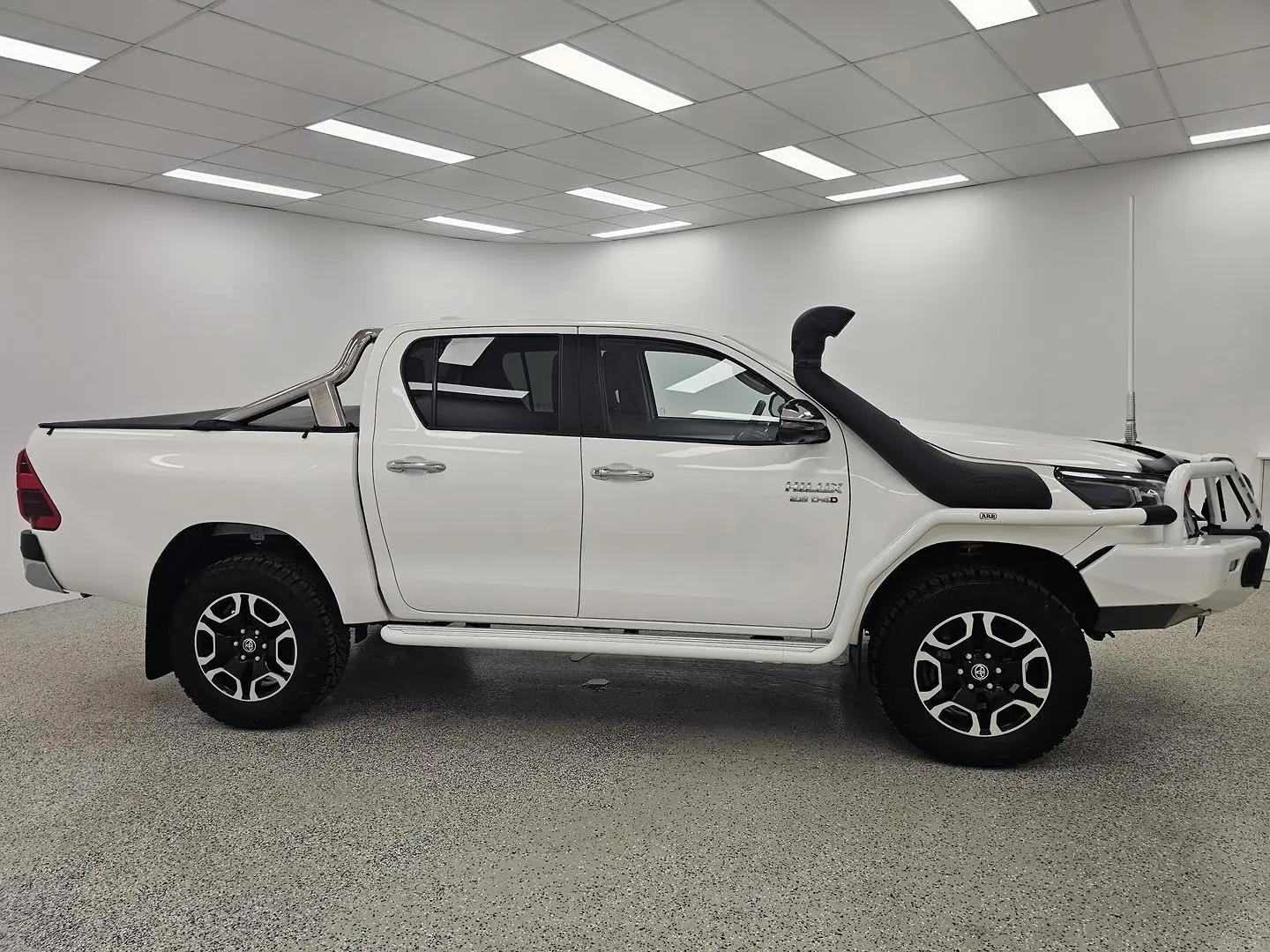 2021 Toyota Hilux Gallery Image 2