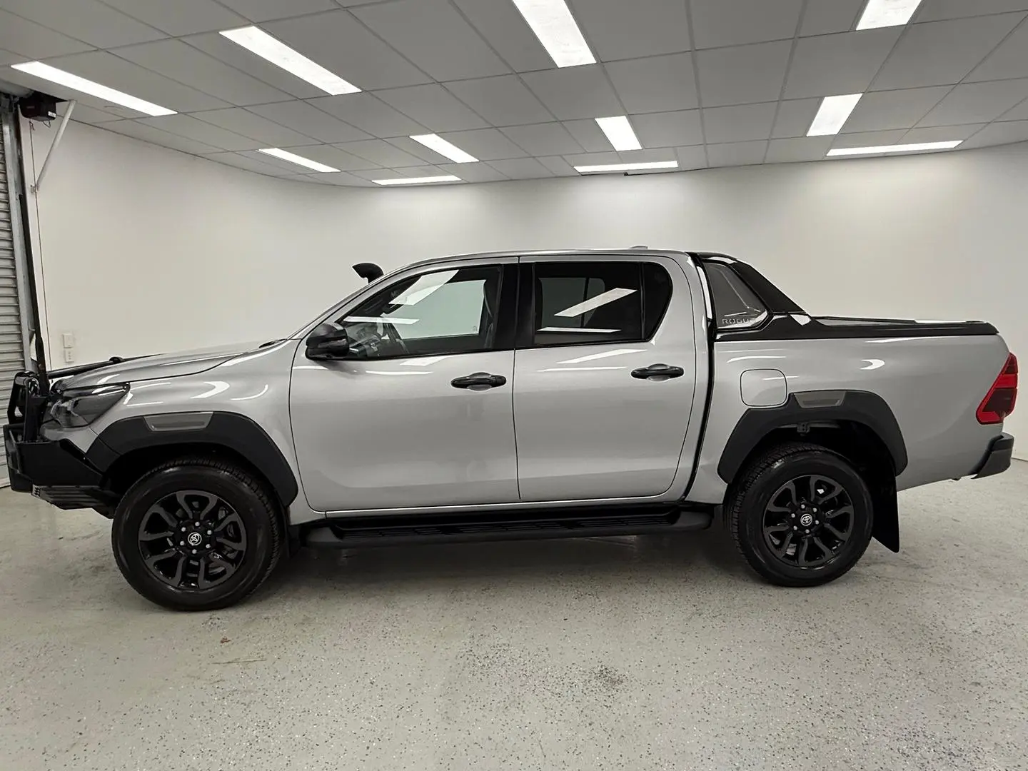 2022 Toyota Hilux Gallery Image 7