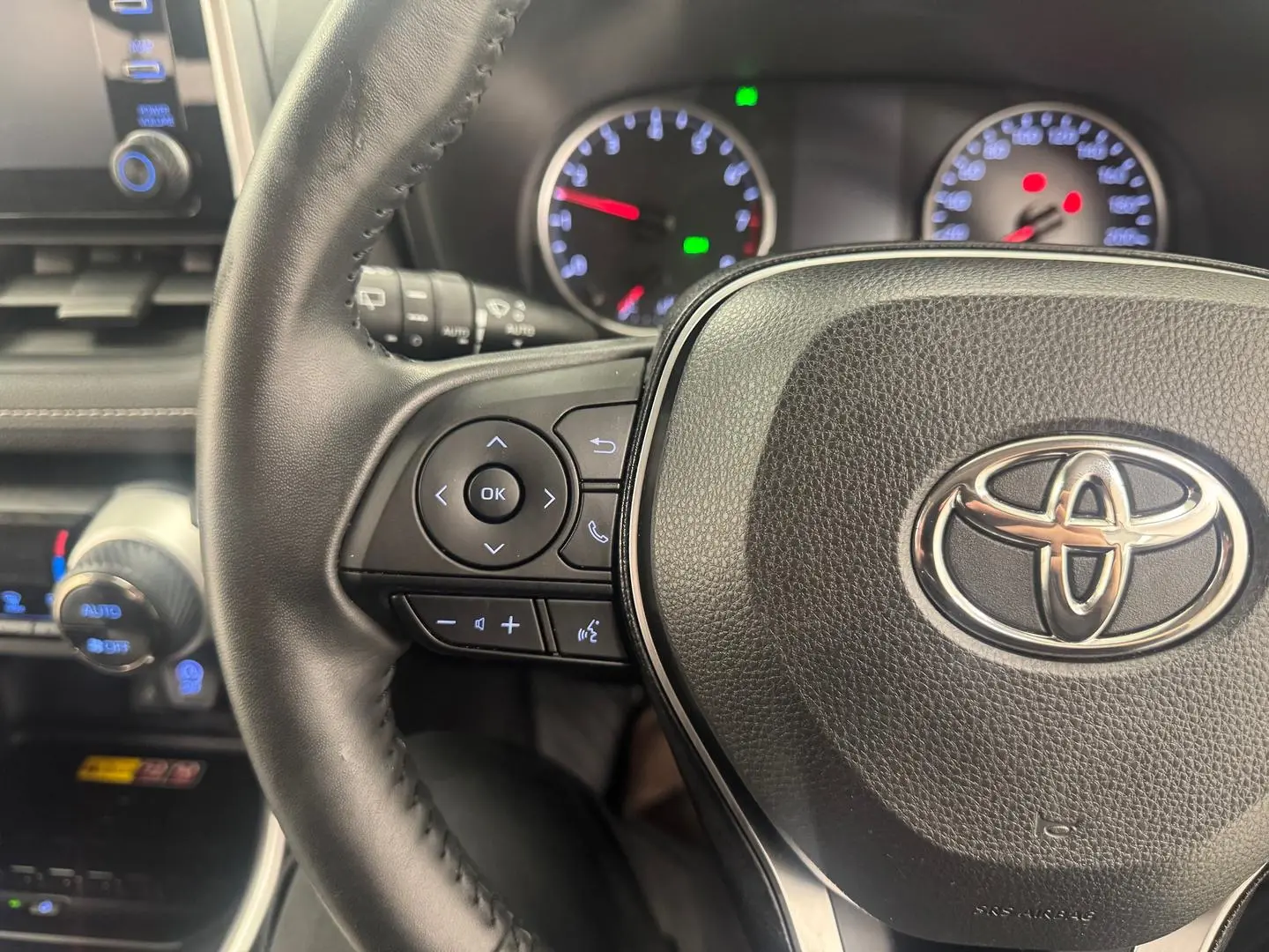 2022 Toyota RAV4 Gallery Image 18