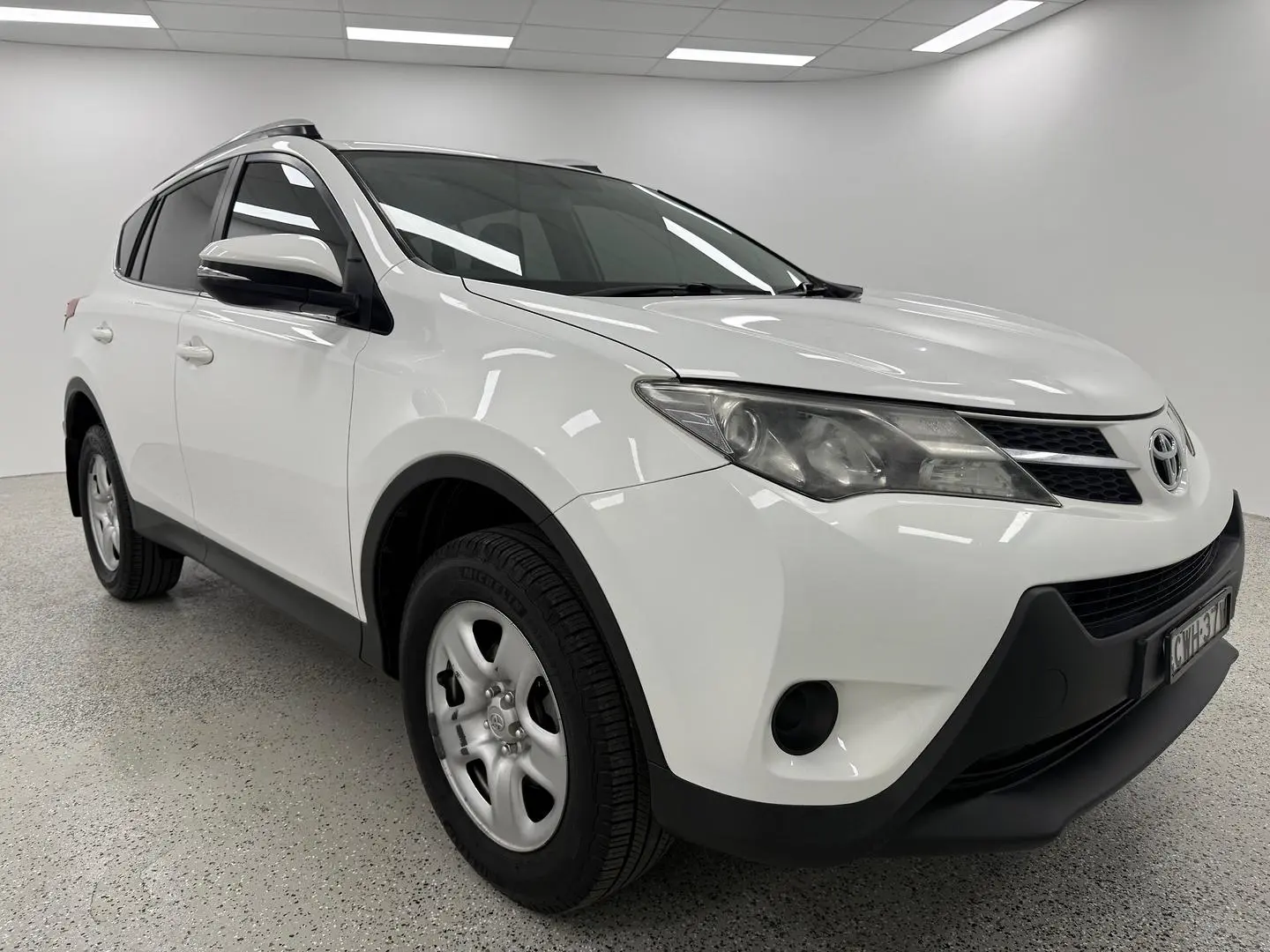 2014 Toyota RAV4 Gallery Image 1