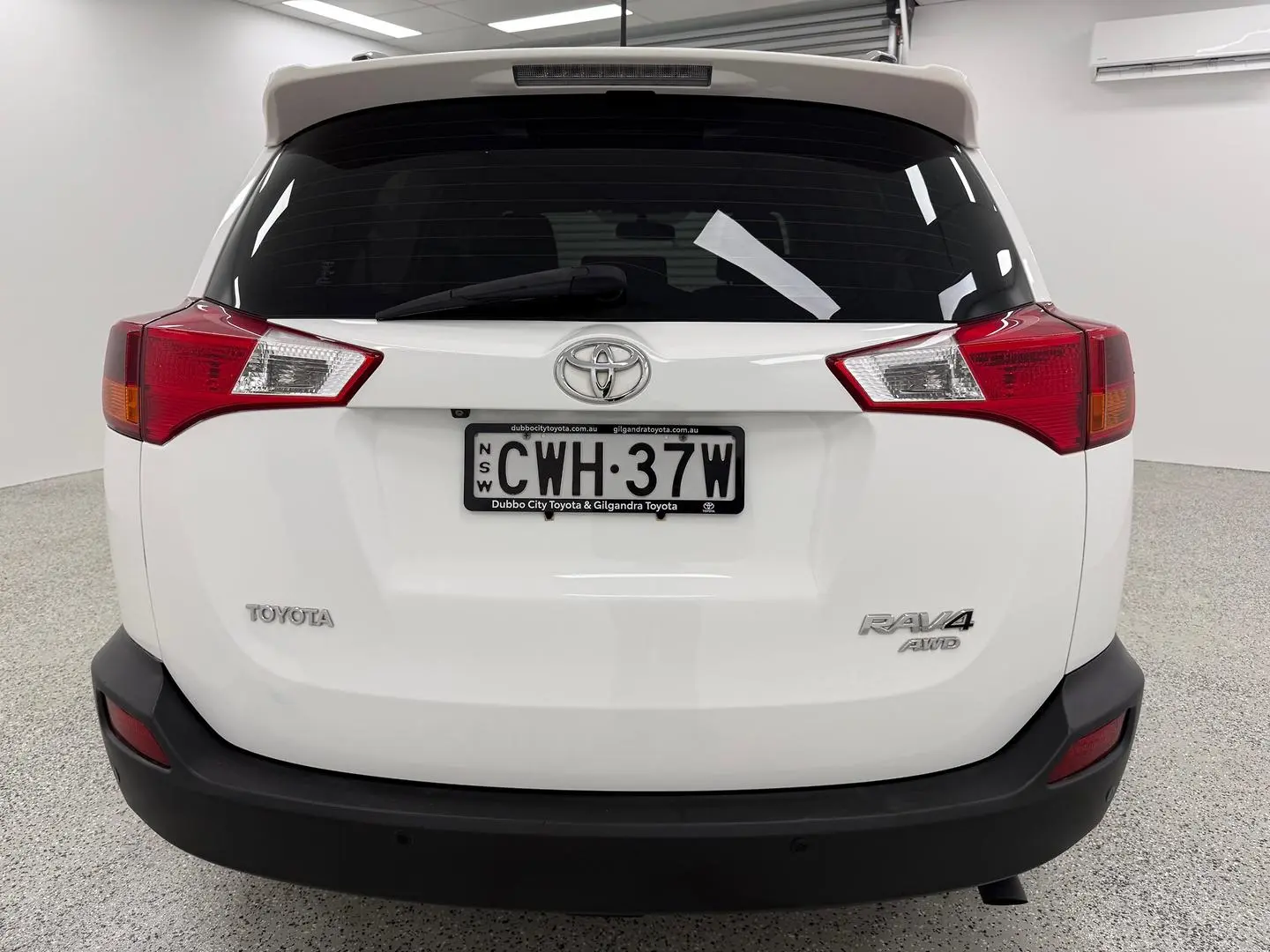 2014 Toyota RAV4 Gallery Image 4