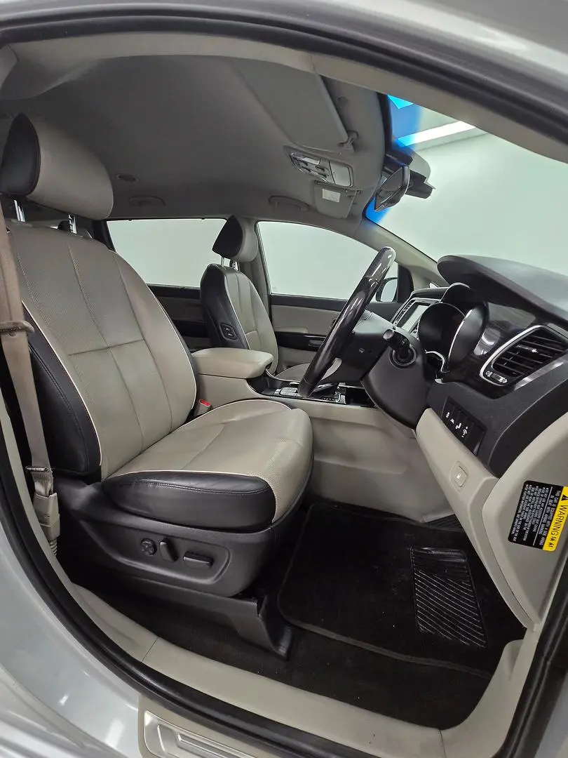 2019 Kia Carnival Gallery Image 15