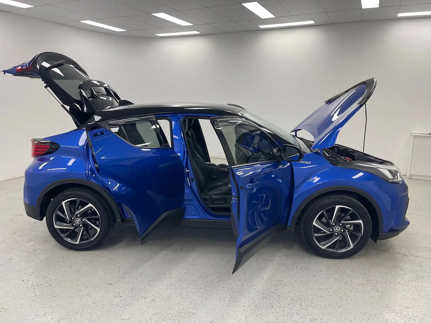 2021 Toyota C-HR Gallery Image 9