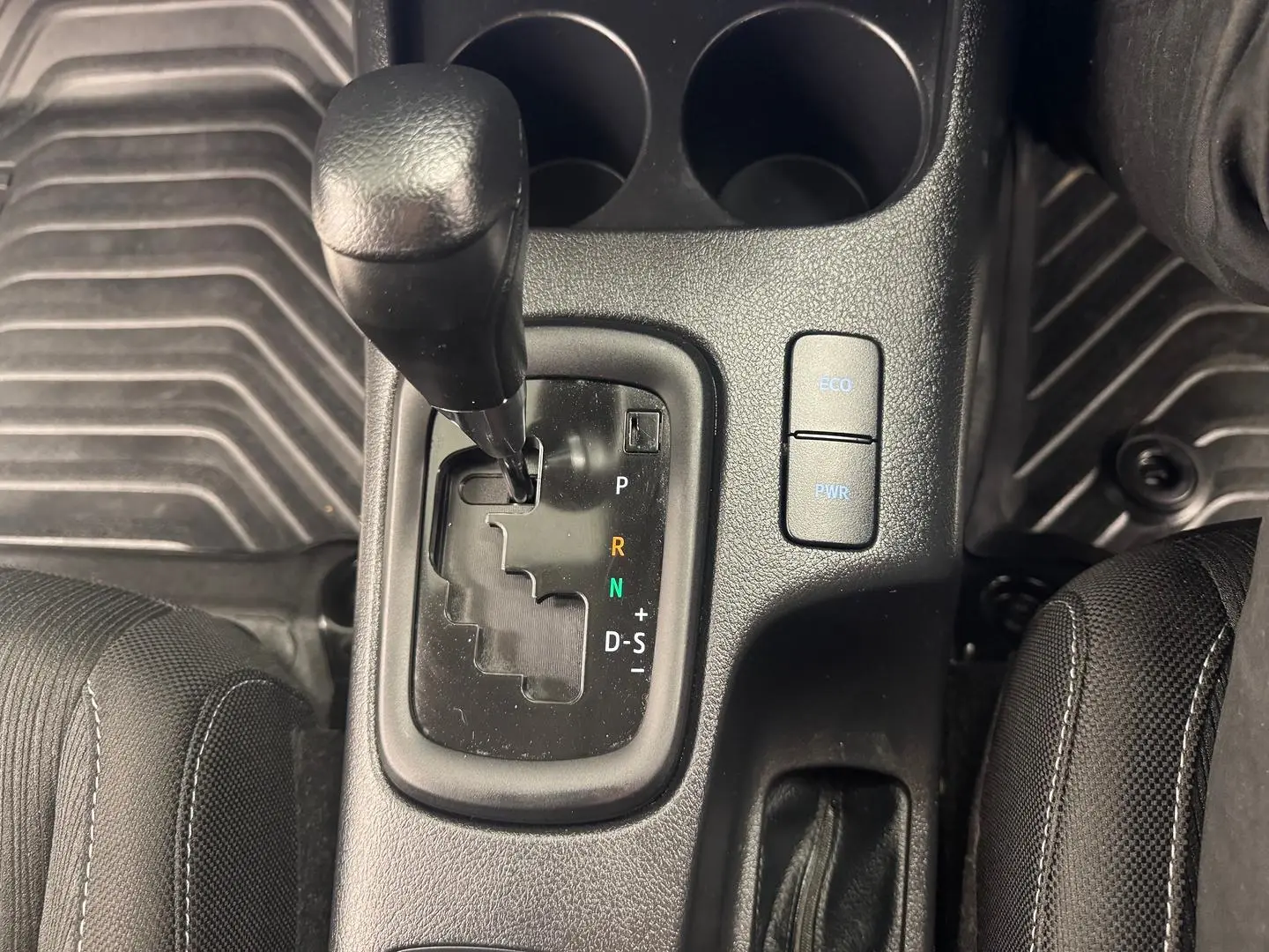 2021 Toyota Hilux Gallery Image 22