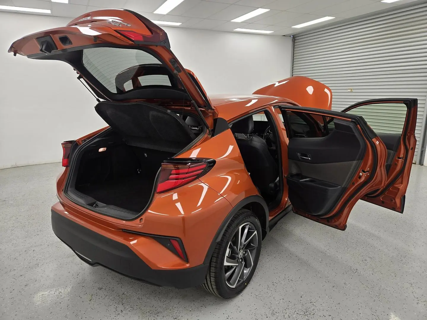 2019 Toyota C-Hr Gallery Image 12