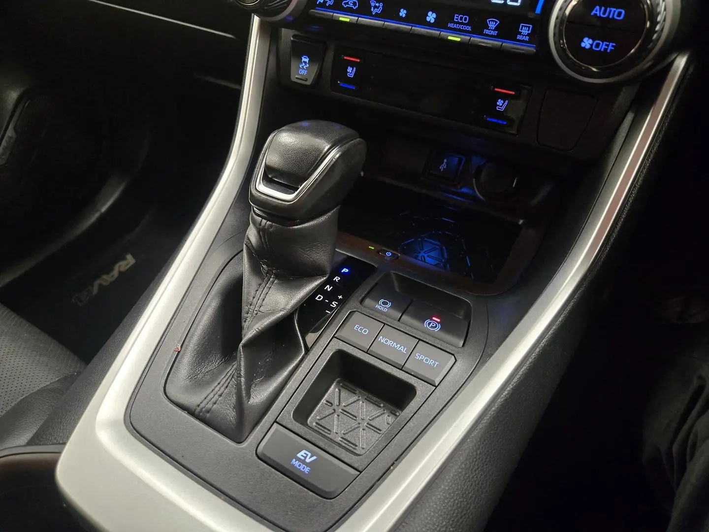 2022 Toyota RAV4 Gallery Image 30