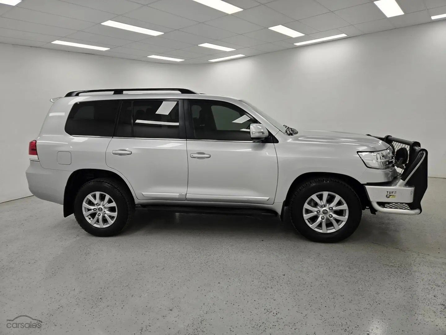 2018 Toyota Landcruiser Image 2