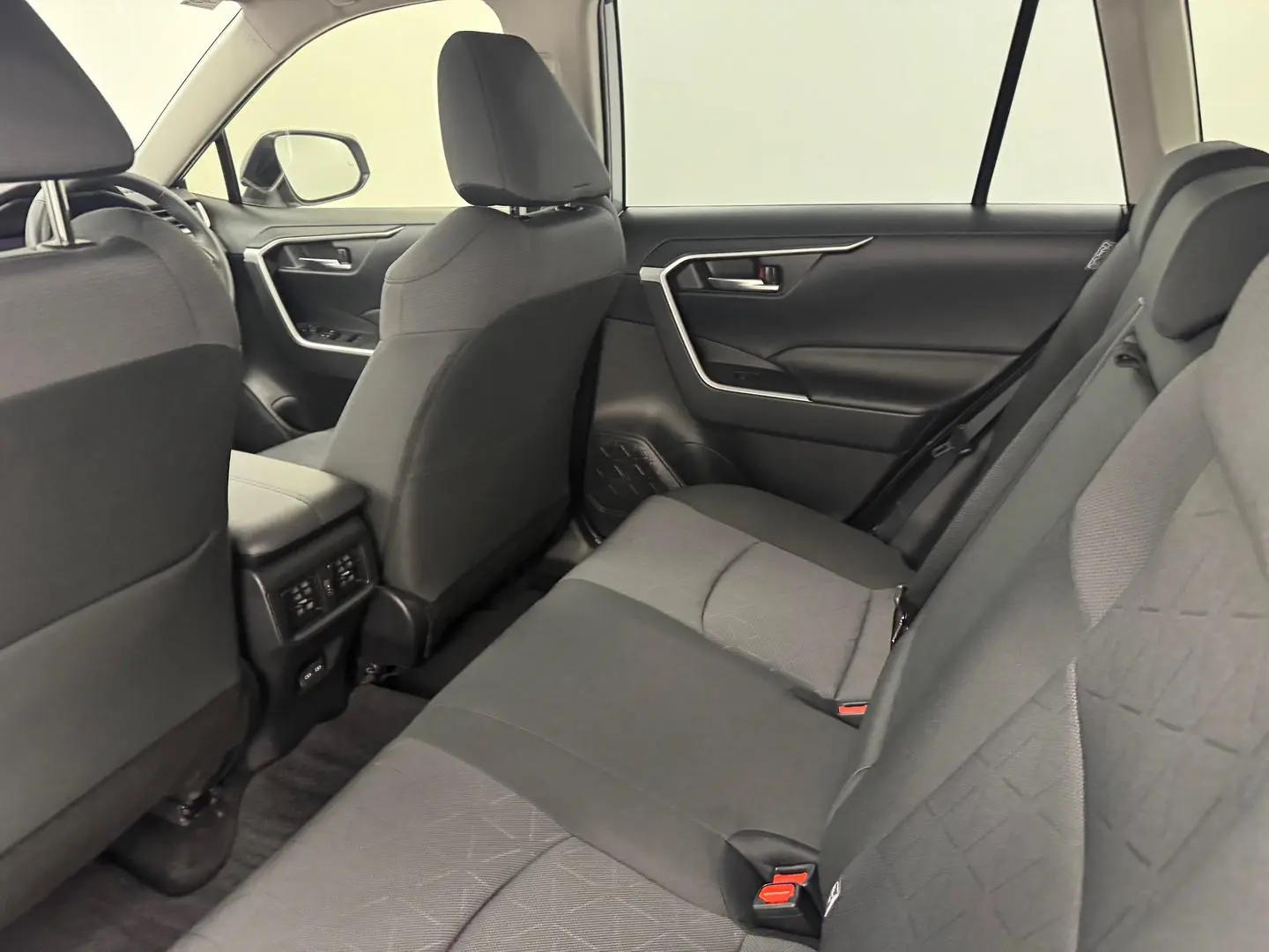 2024 Toyota RAV4 Gallery Image 25