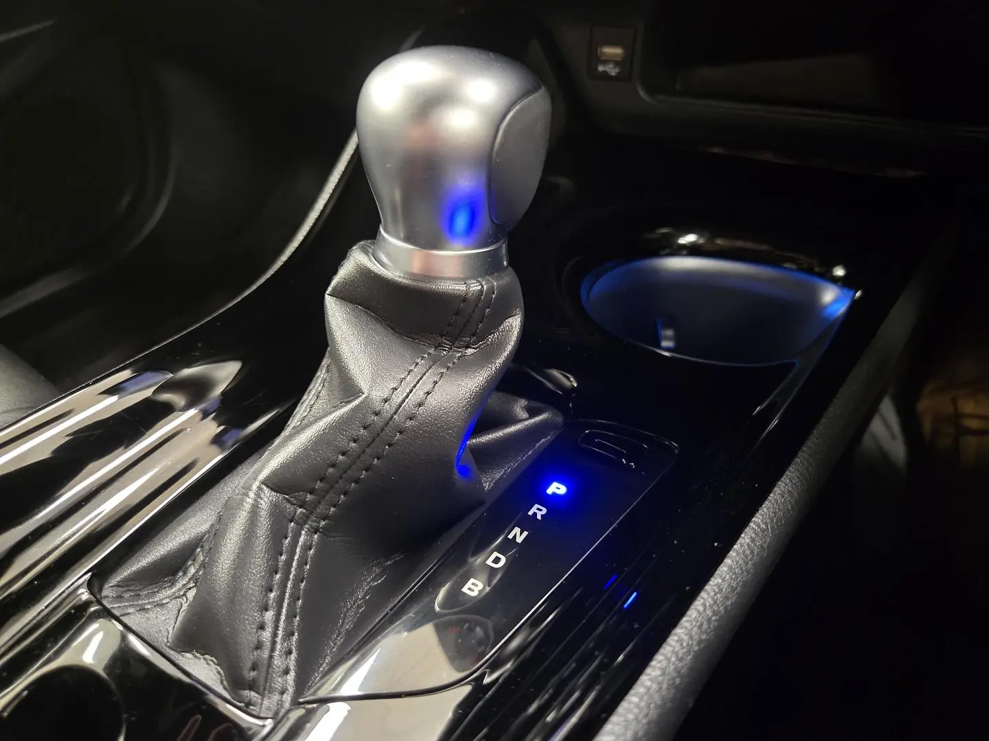 2022 Toyota C-HR Gallery Image 29
