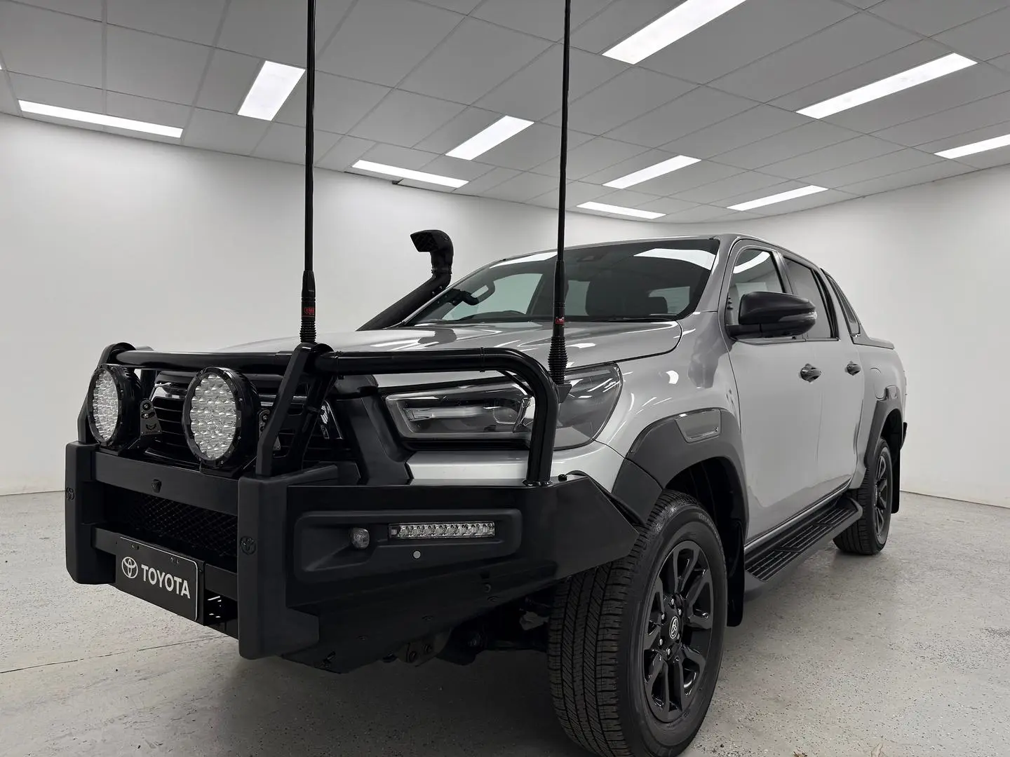 2022 Toyota Hilux Gallery Image 8