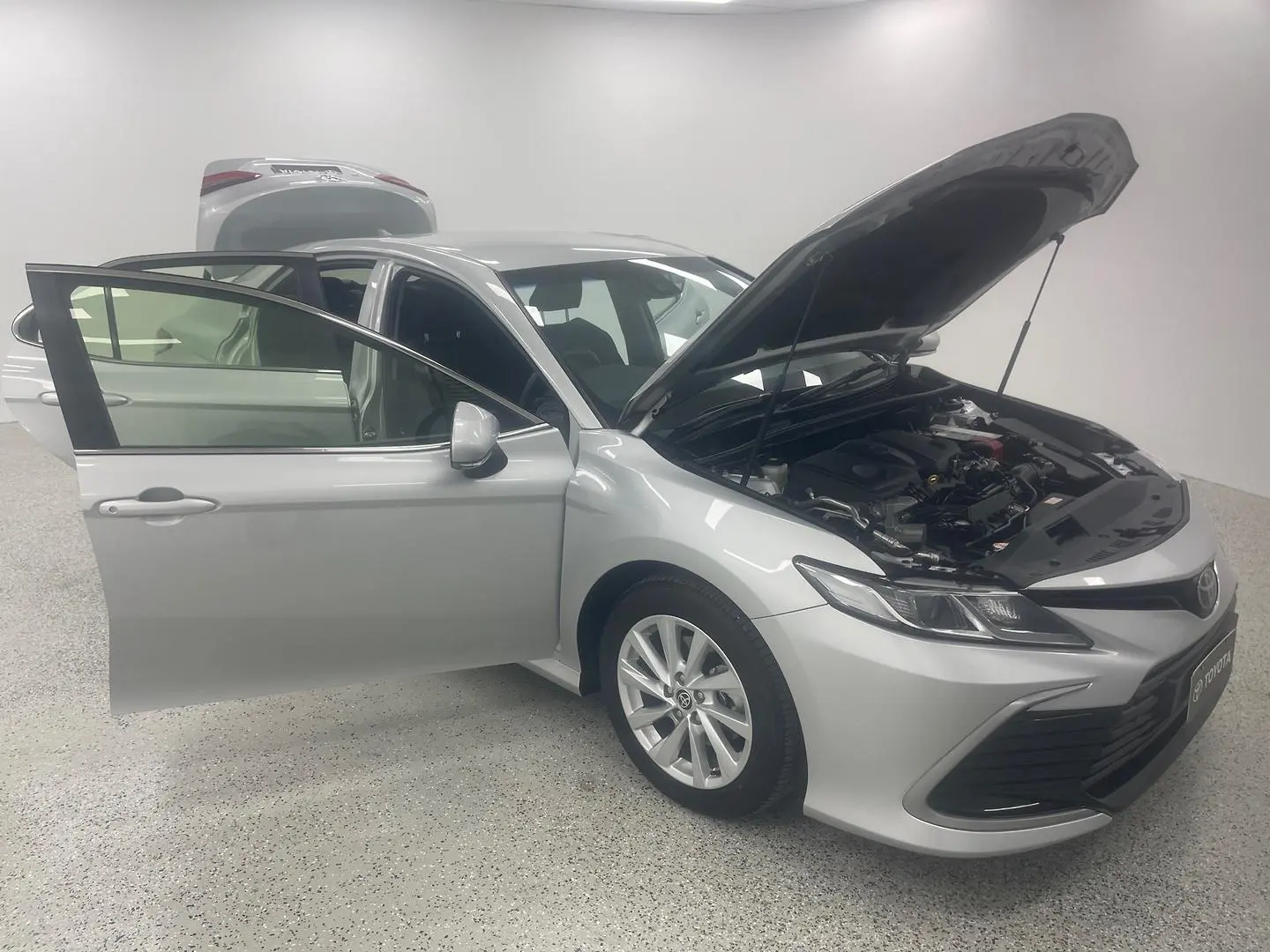 2024 Toyota Camry Gallery Image 8