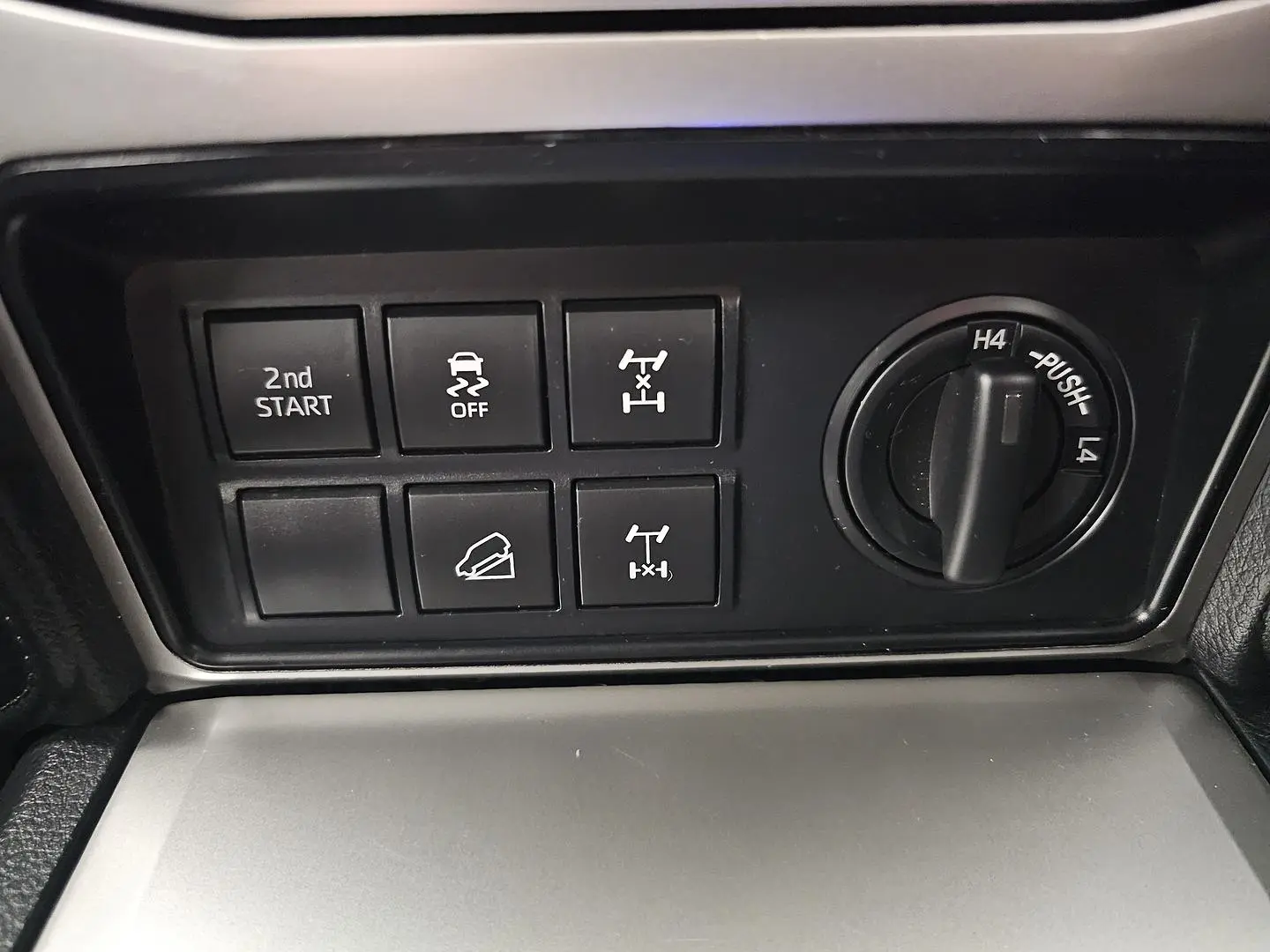 2021 Toyota Landcruiser Prado Gallery Image 37