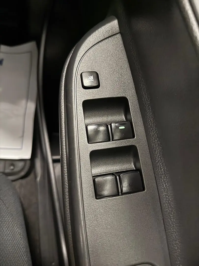 2021 Mitsubishi Triton Gallery Image 33