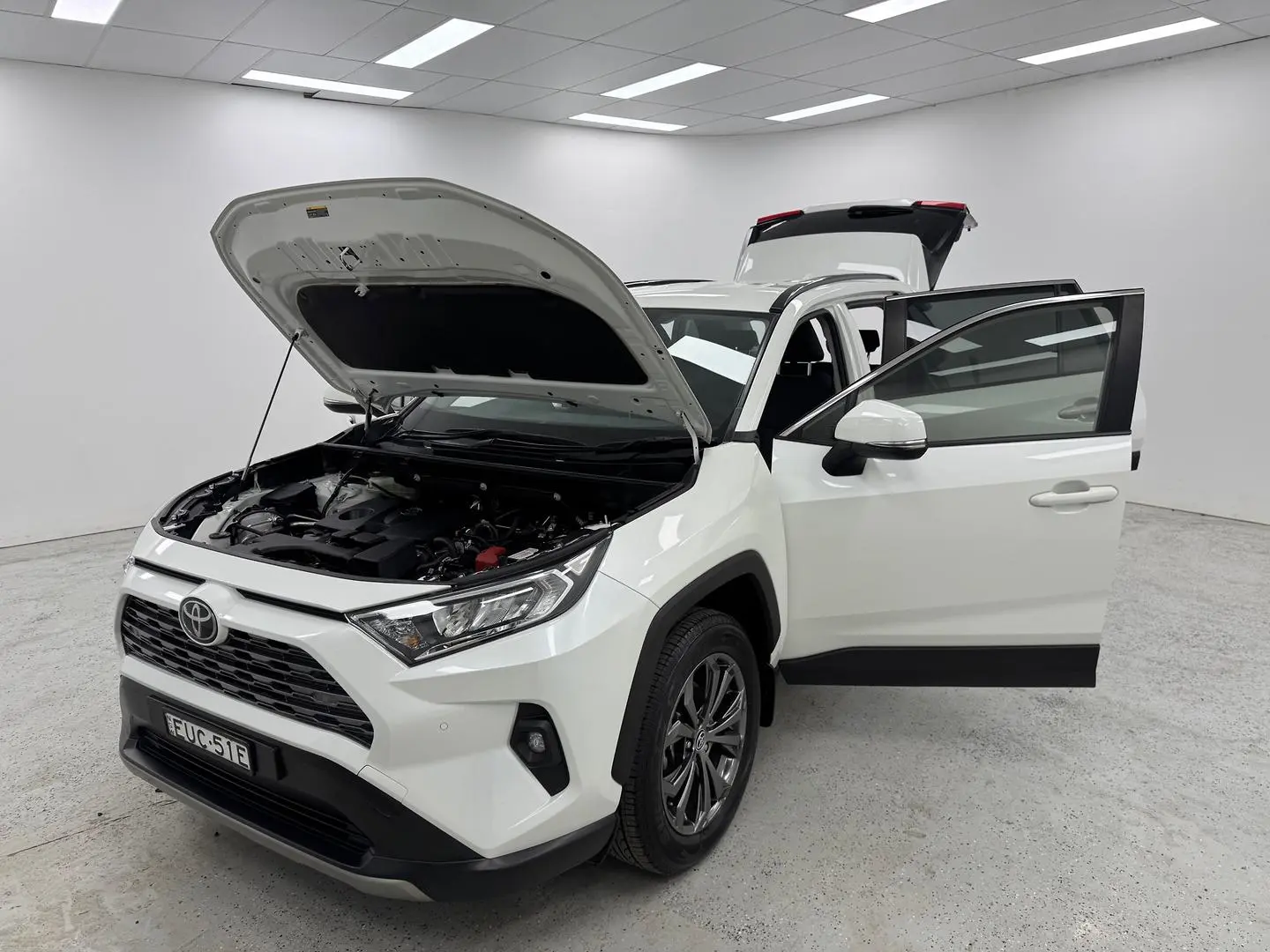2022 Toyota RAV4 Gallery Image 13