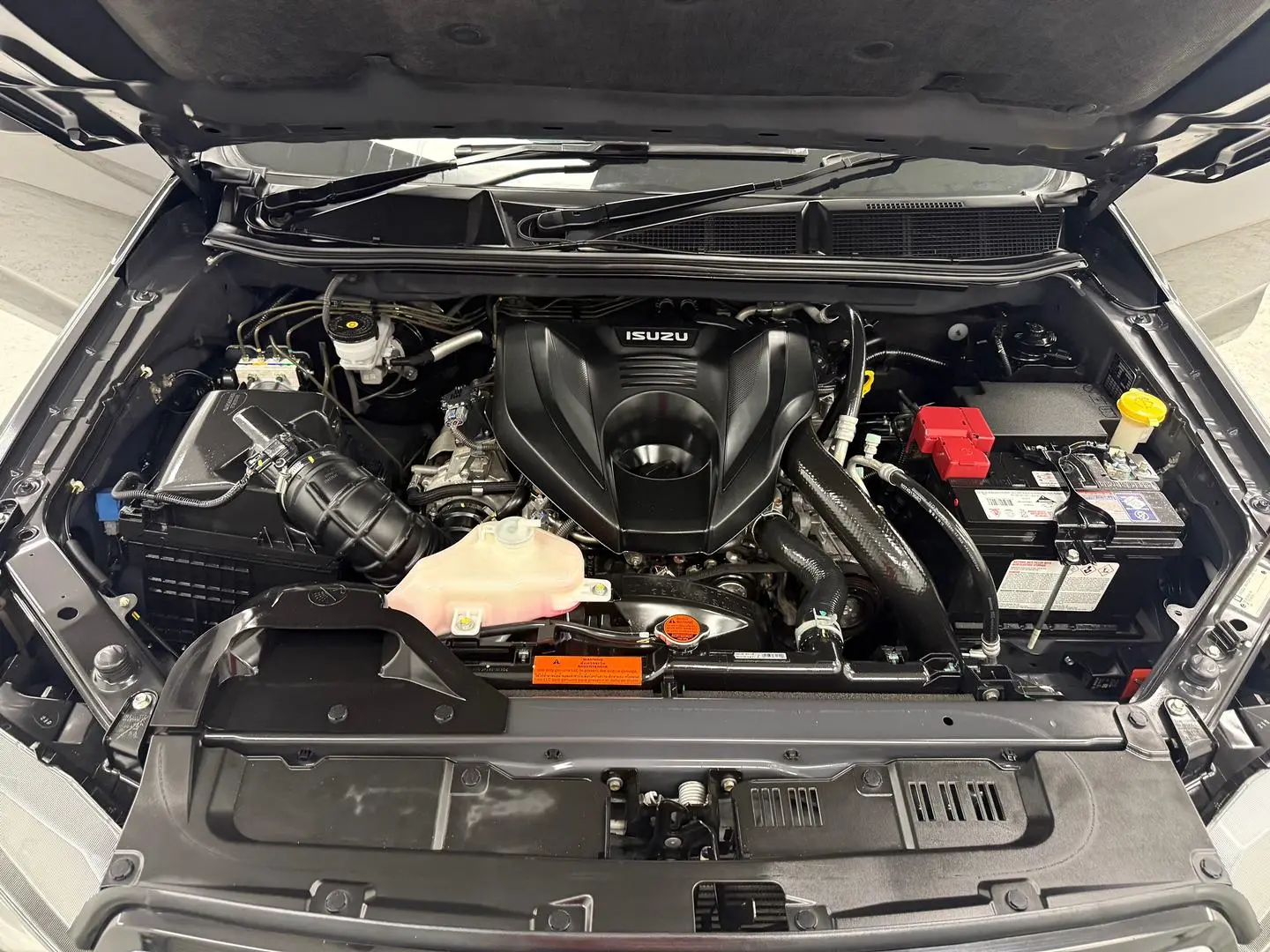 2022 Isuzu D-MAX Gallery Image 24