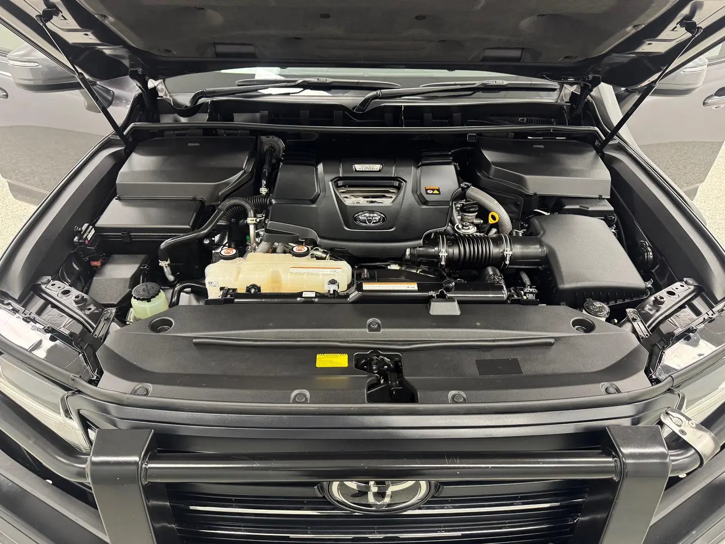 2023 Toyota Landcruiser Gallery Image 14