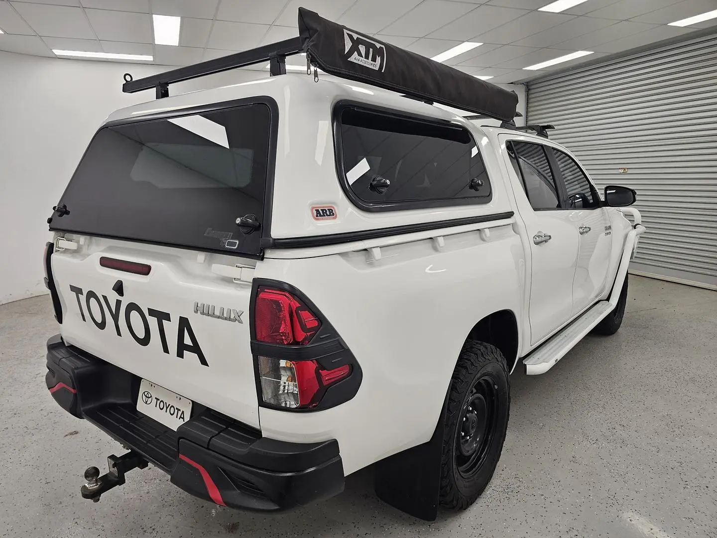 2015 Toyota Hilux Gallery Image 3