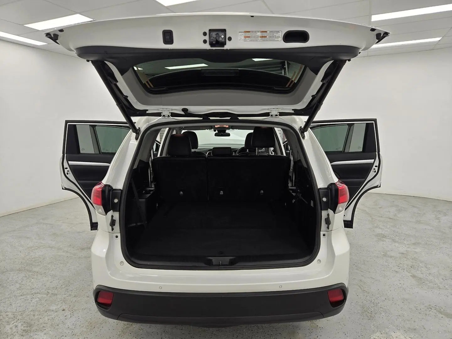 2019 Toyota Kluger Gallery Image 11