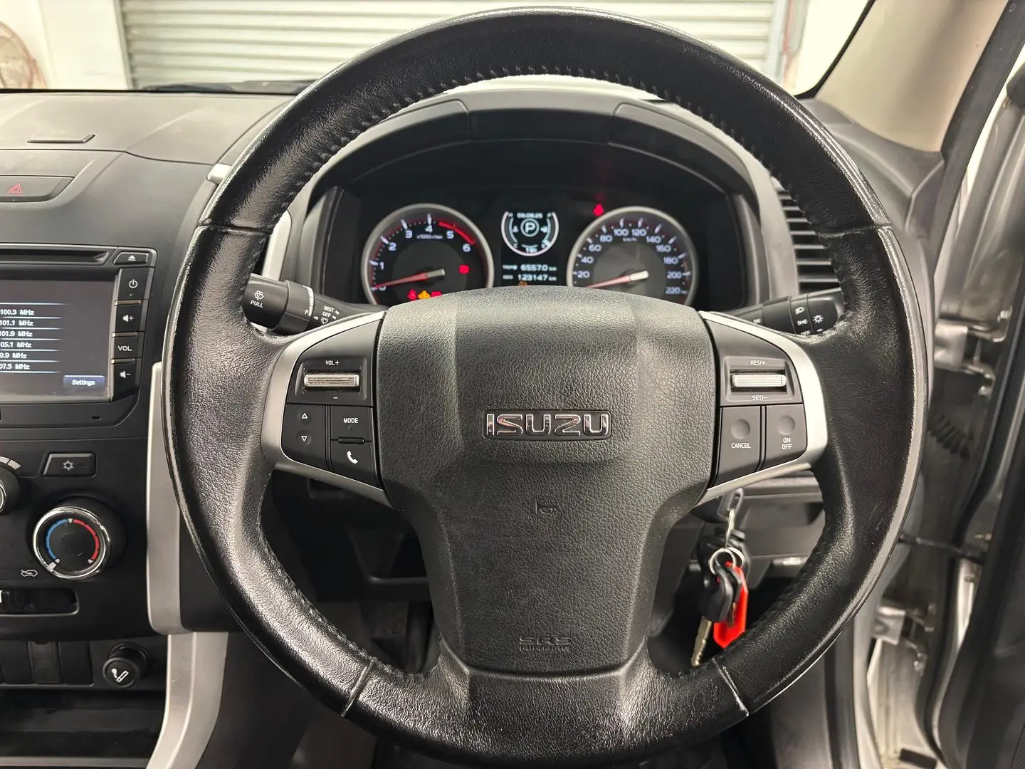 2017 Isuzu D-MAX Gallery Image 30