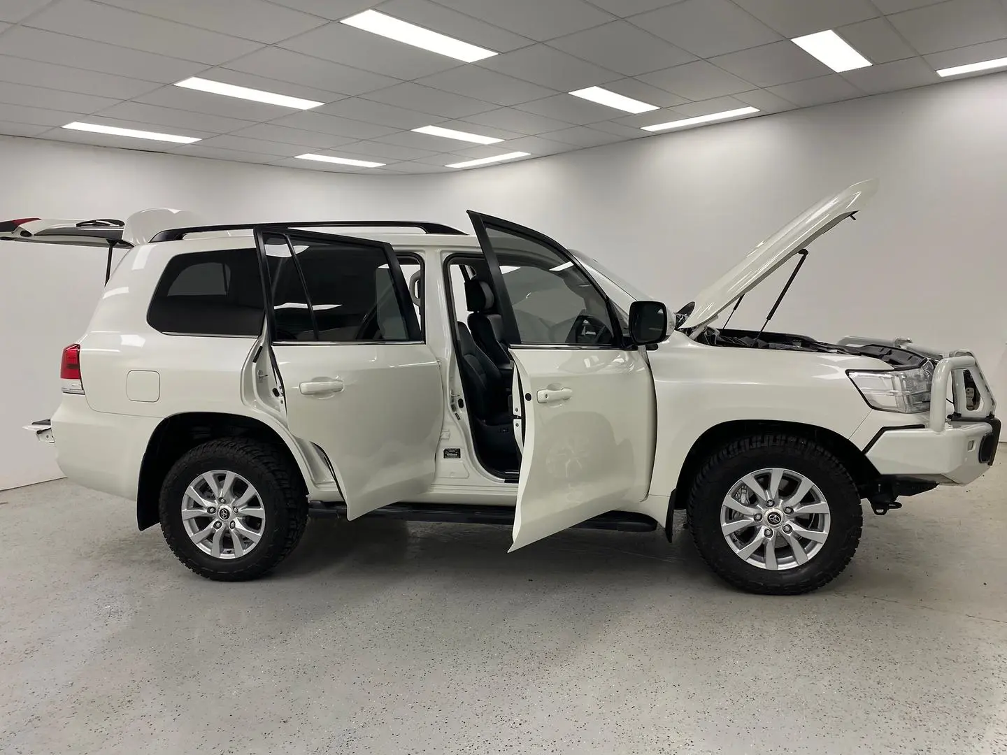 2019 Toyota Landcruiser Gallery Image 10