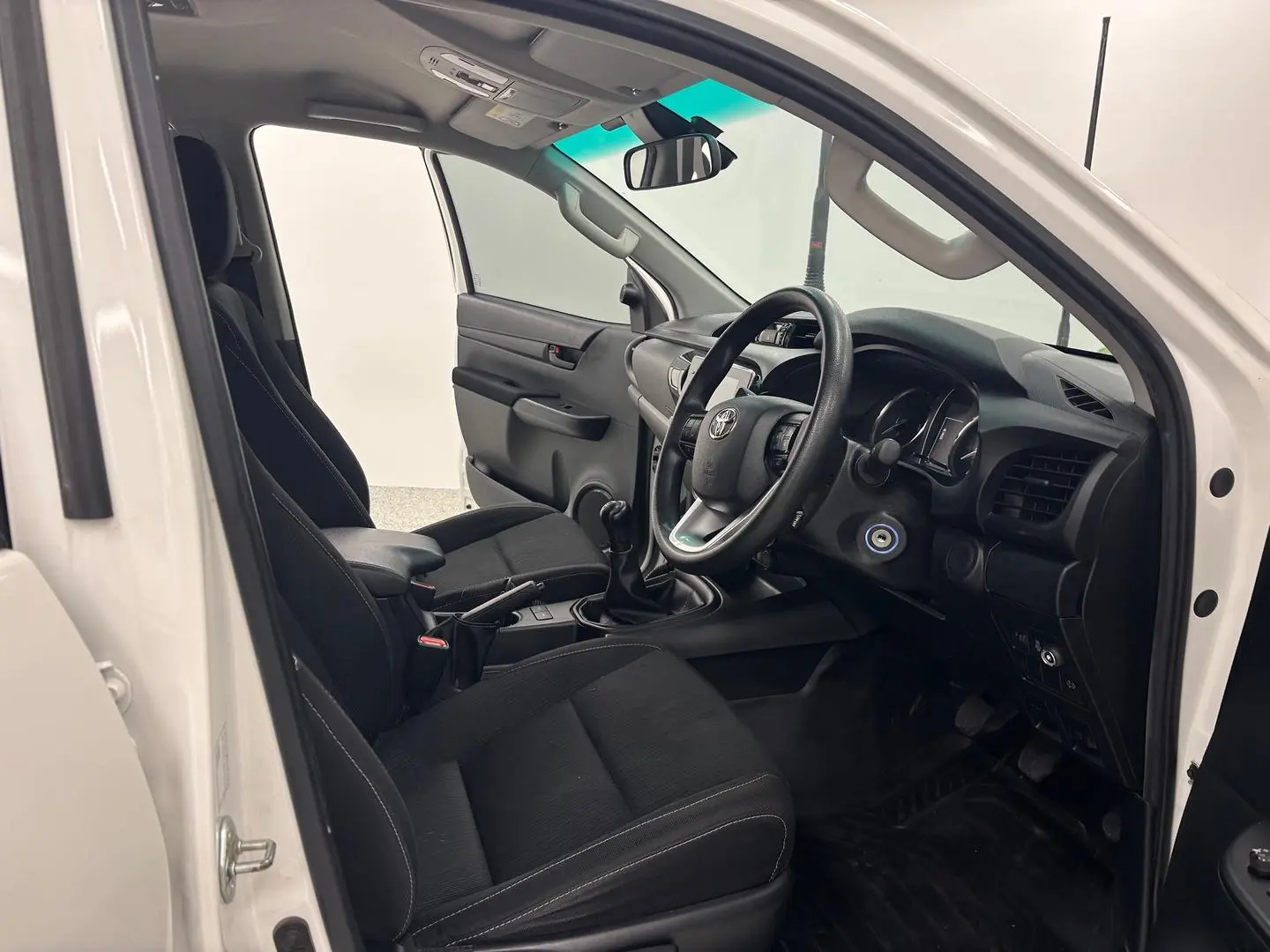 2023 Toyota Hilux Gallery Image 24