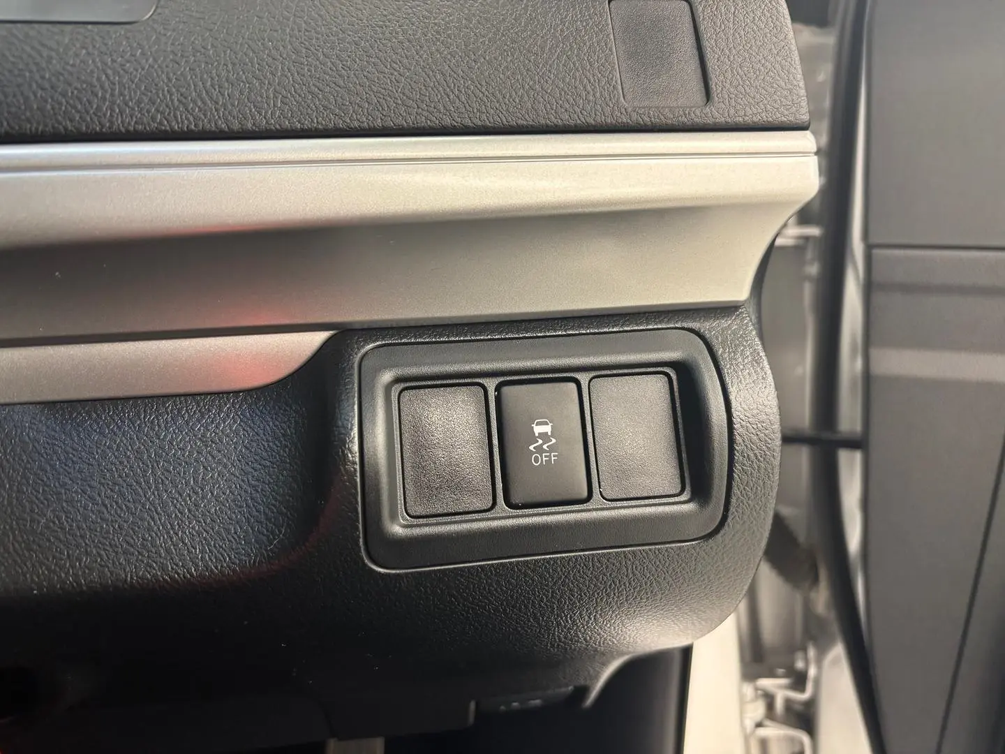 2016 Toyota Camry Gallery Image 27