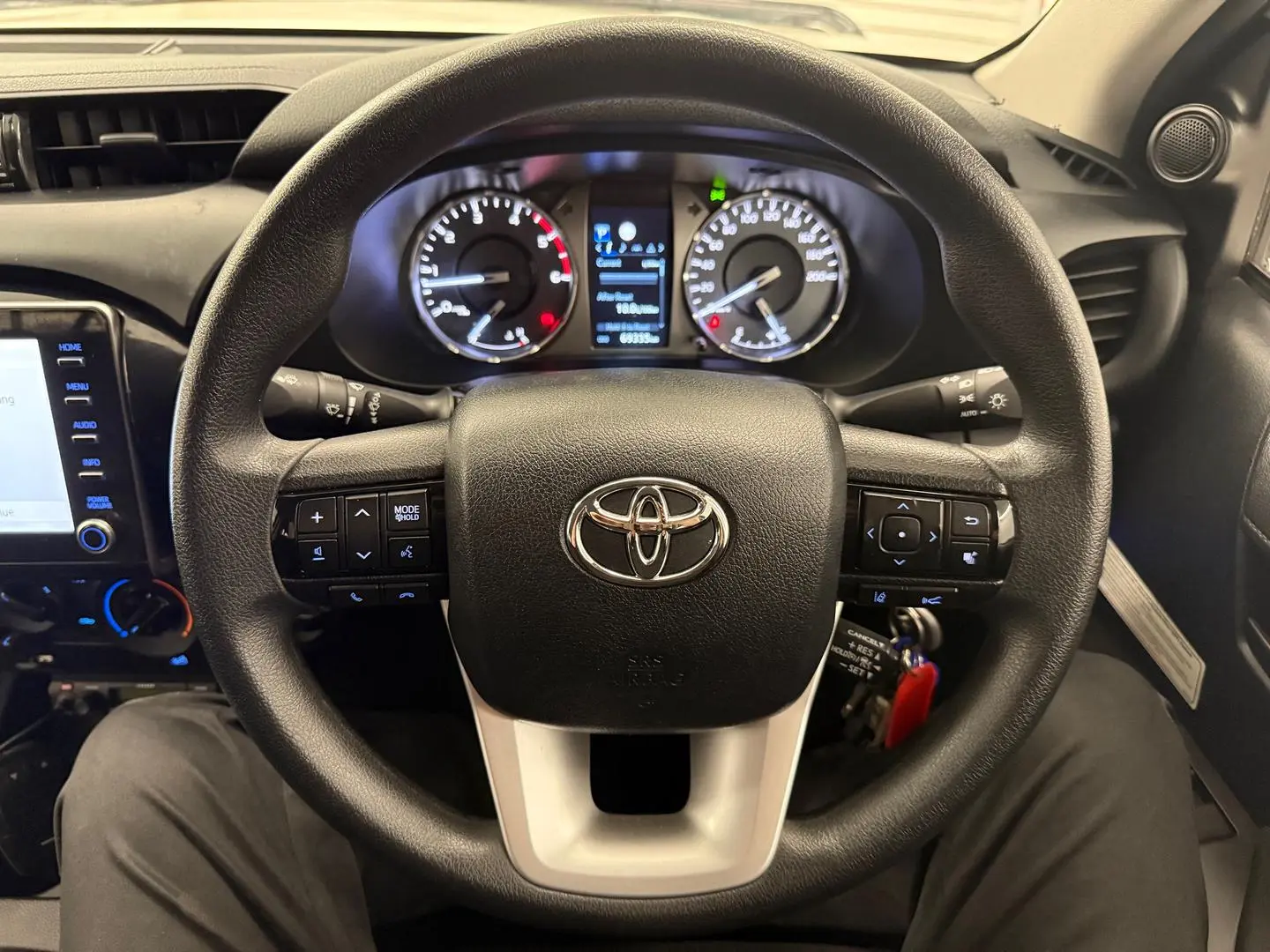 2020 Toyota Hilux Gallery Image 32