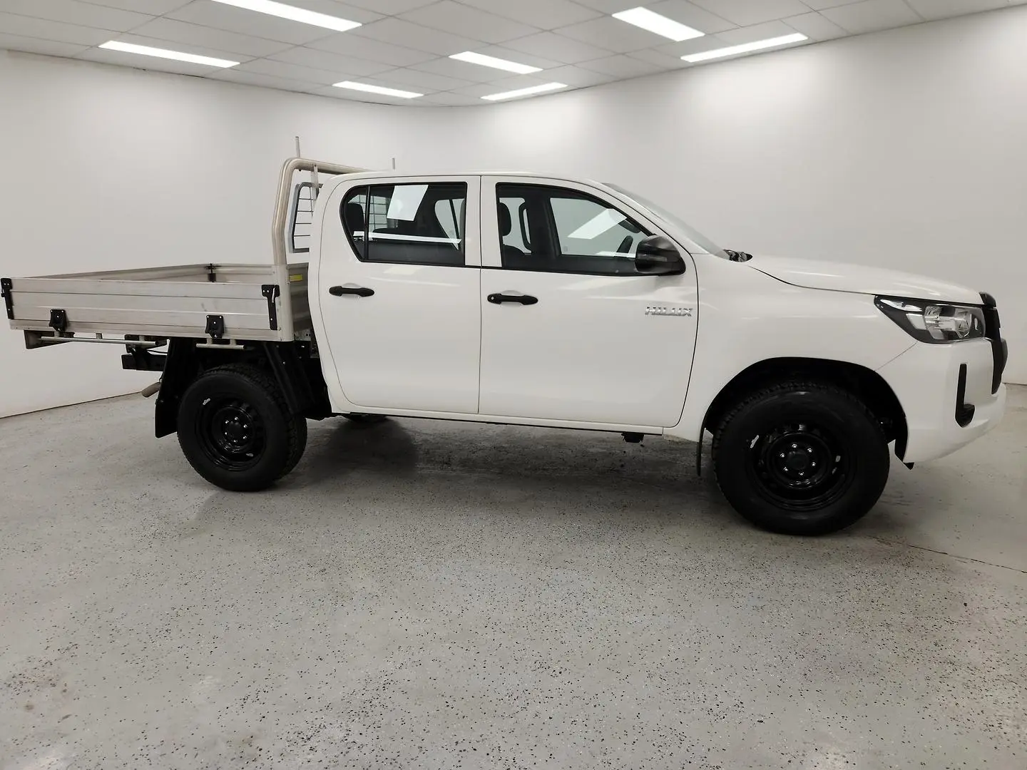 2021 Toyota Hilux Gallery Image 2