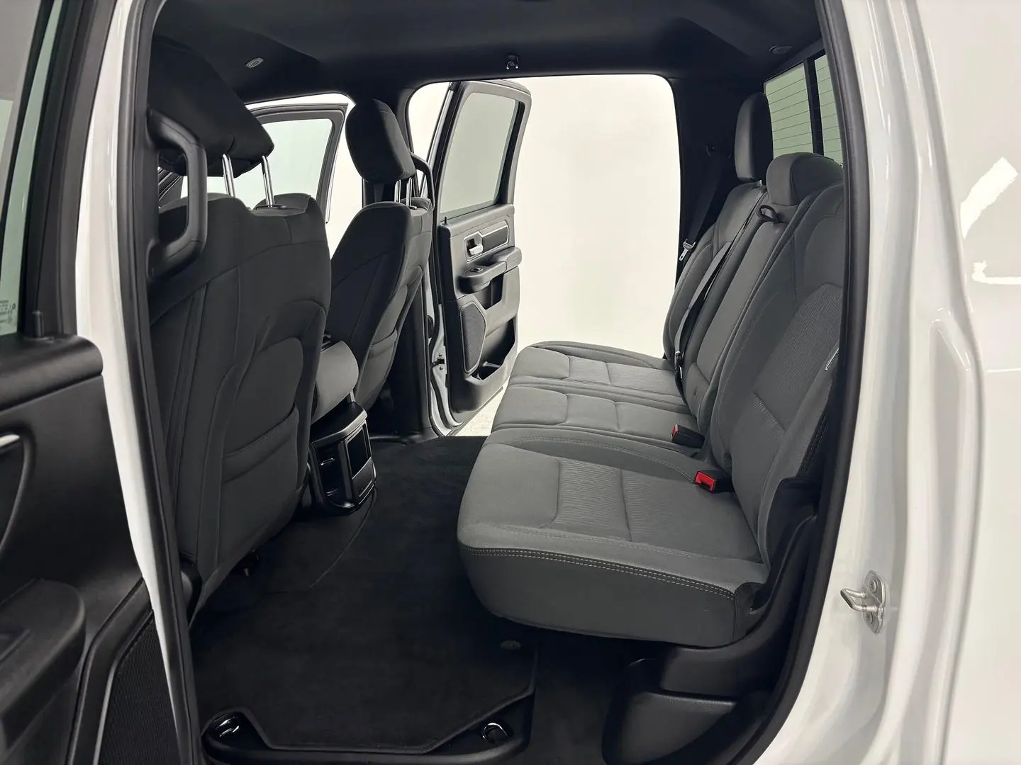 2023 RAM 1500 Gallery Image 21