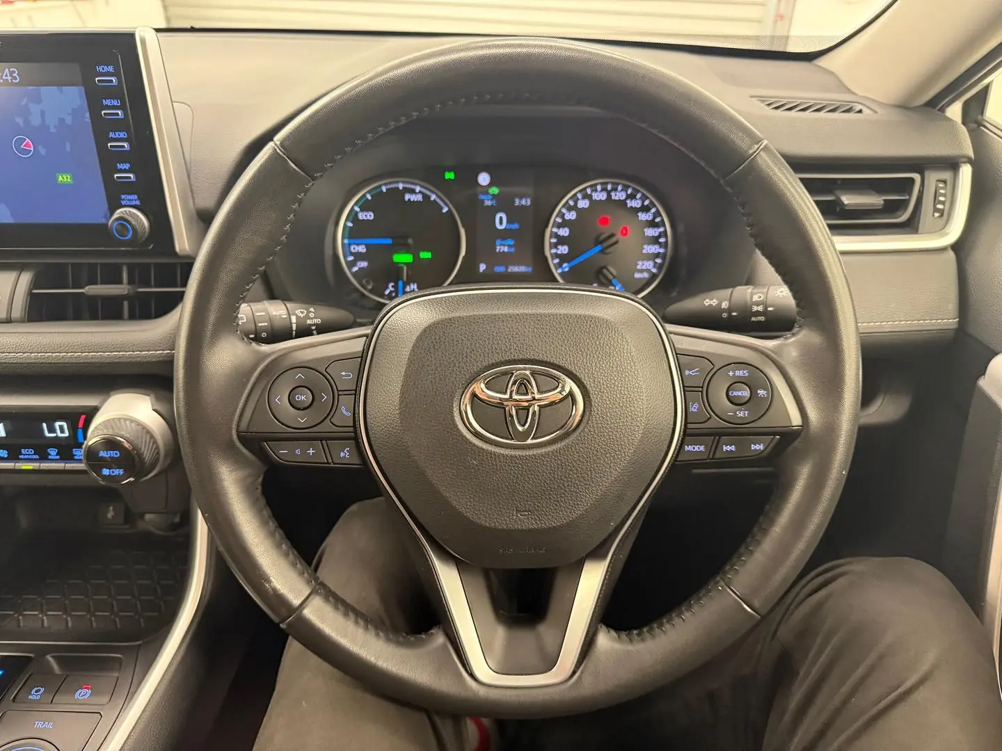 2022 Toyota RAV4 Gallery Image 25