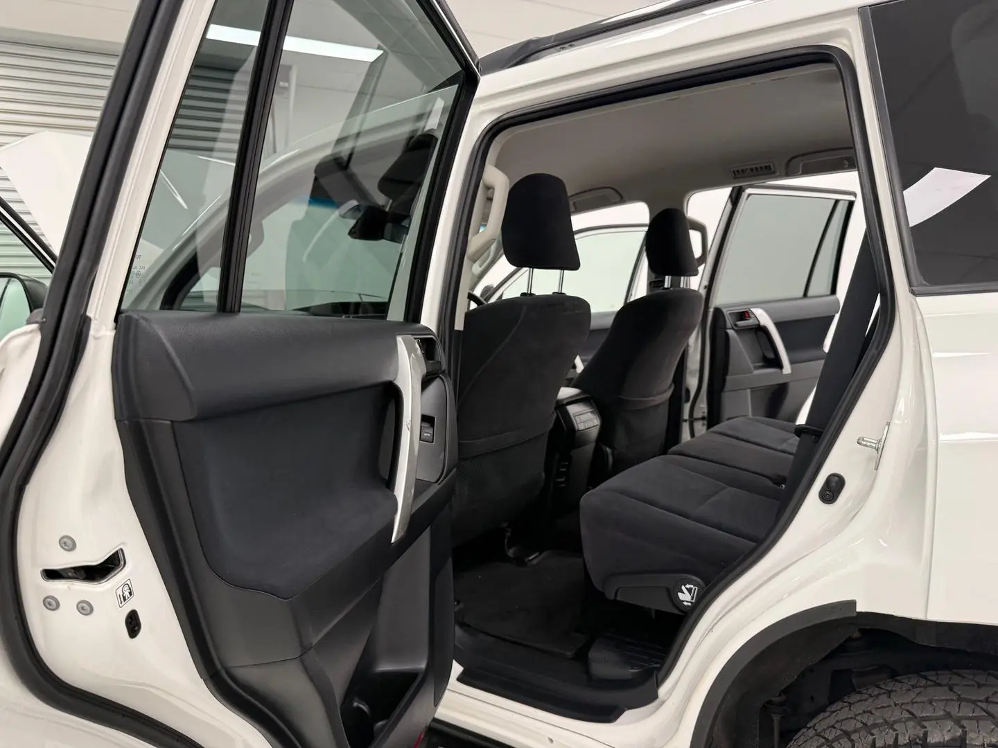 2020 Toyota Landcruiser Prado Gallery Image 12