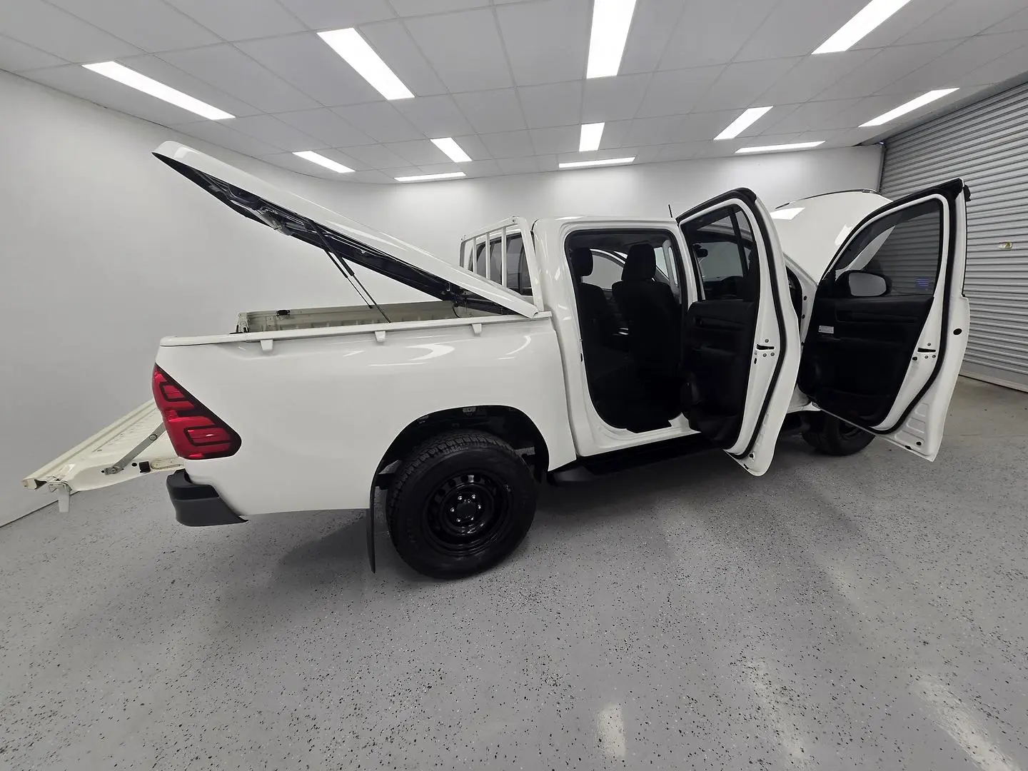2021 Toyota Hilux Gallery Image 10