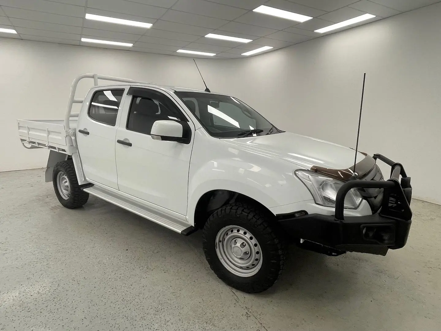 2019 Isuzu D-Max Gallery Image 2