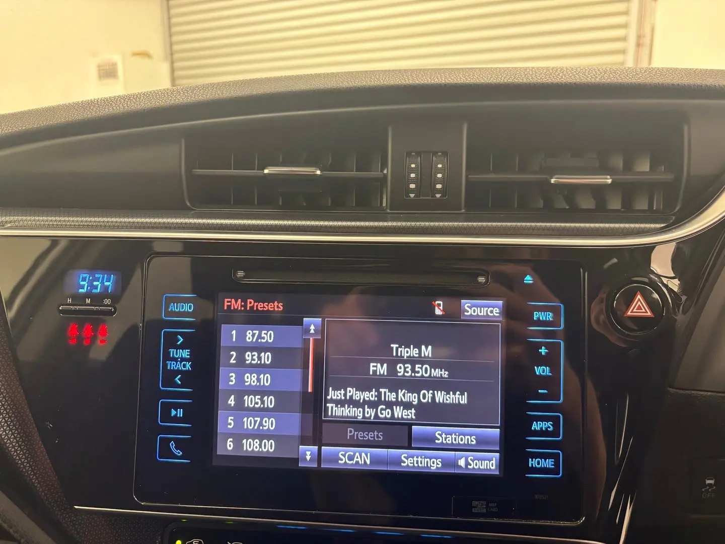 2016 Toyota Corolla Gallery Image 28