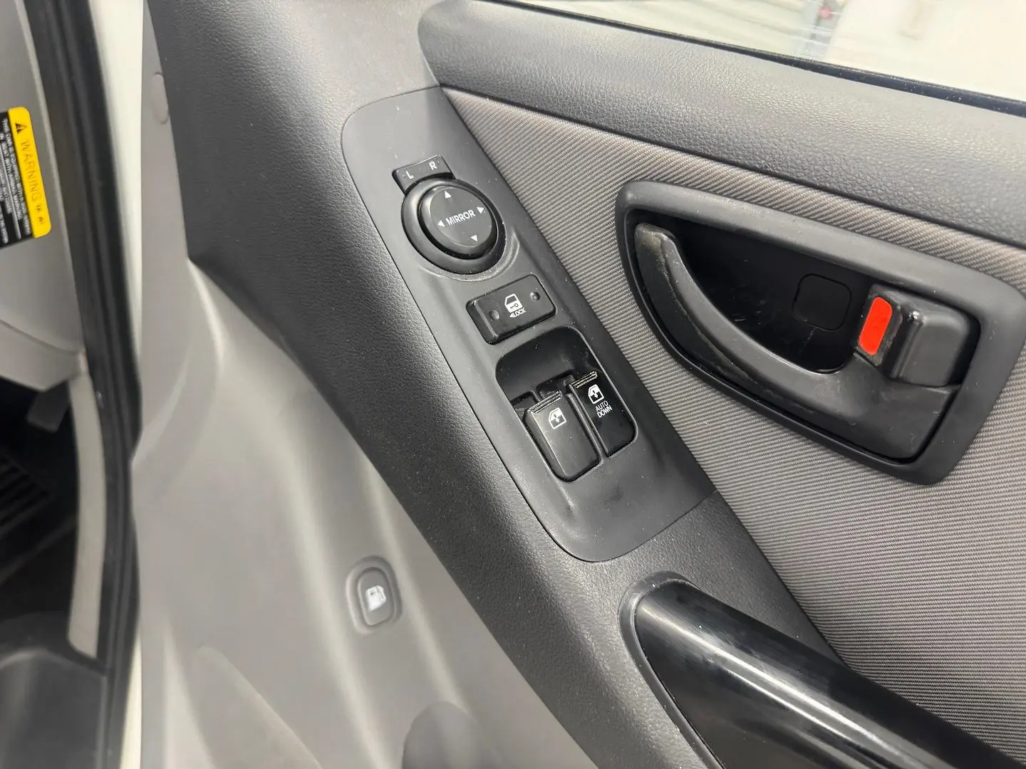 2020 Hyundai iLoad Gallery Image 17