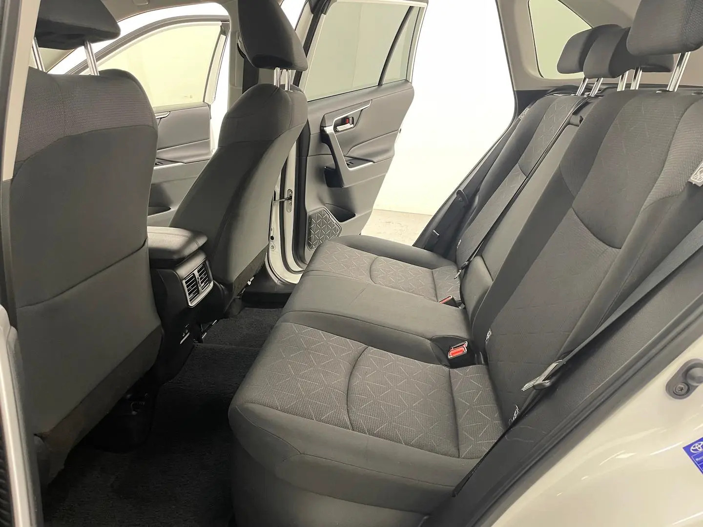 2023 Toyota RAV4 Gallery Image 19