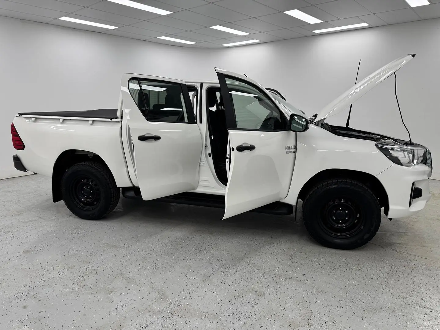2020 Toyota Hilux Gallery Image 8