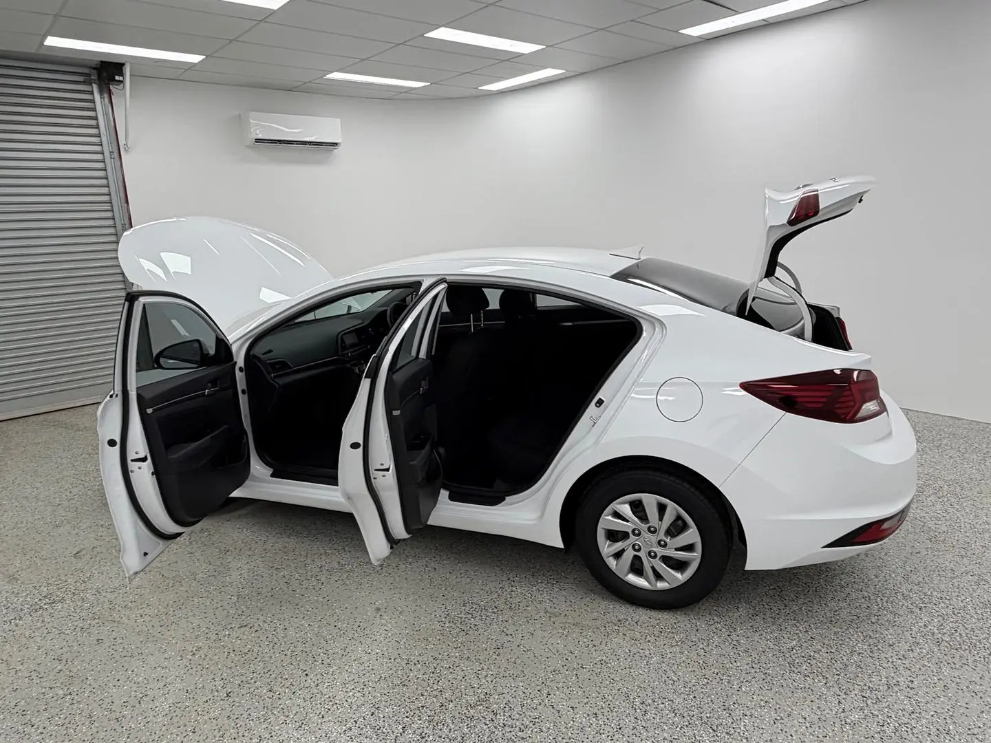 2019 Hyundai Elantra Gallery Image 27