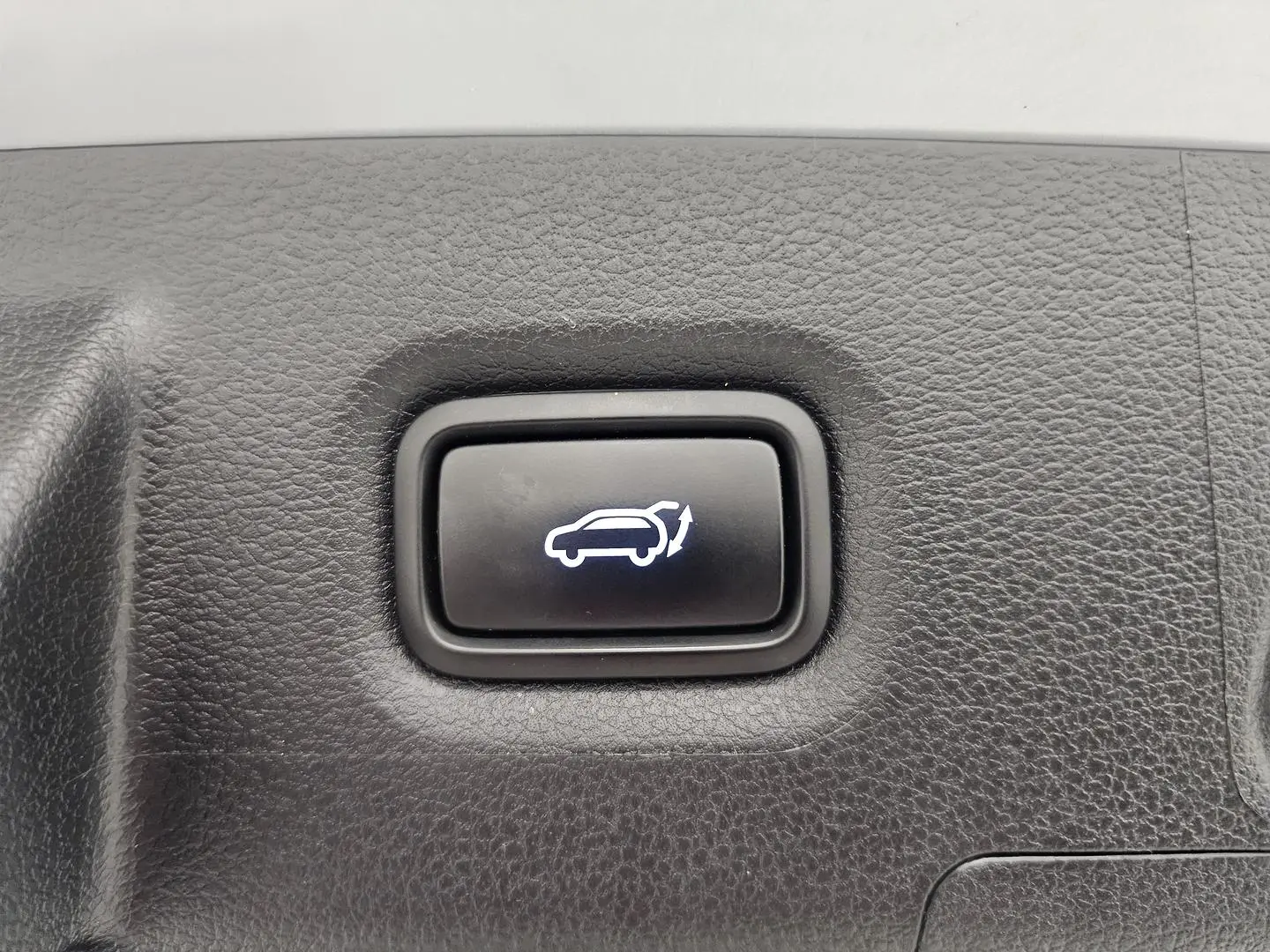 2022 Hyundai Santa Fe Gallery Image 18