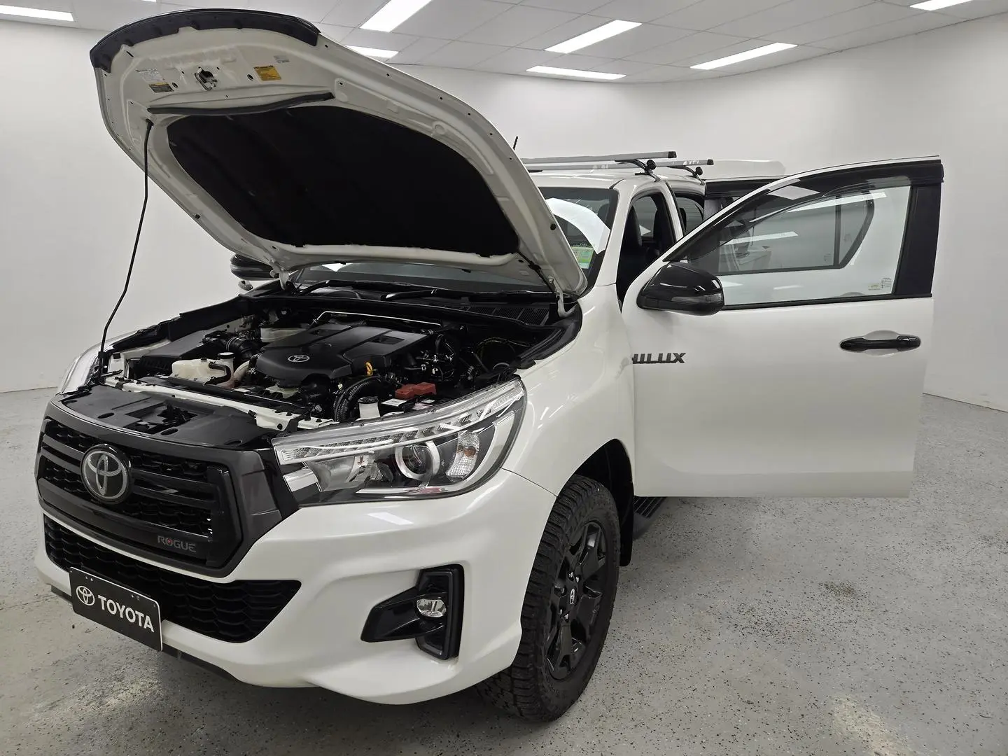 2019 Toyota Hilux Gallery Image 13