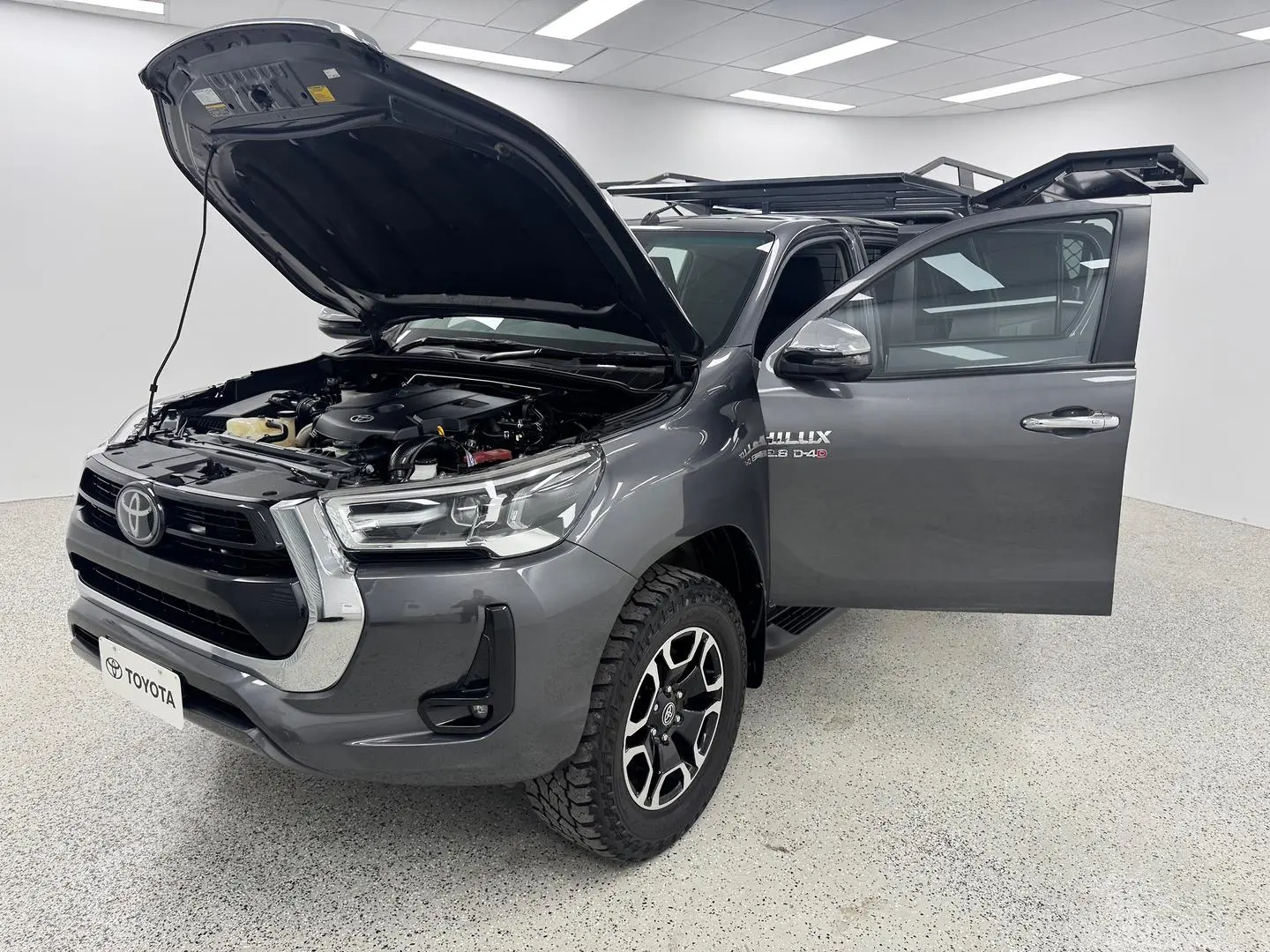 2020 Toyota Hilux Gallery Image 13