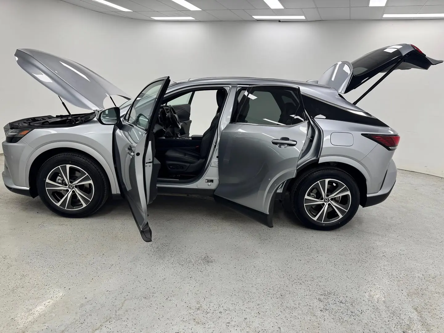 2023 Lexus RX Gallery Image 11